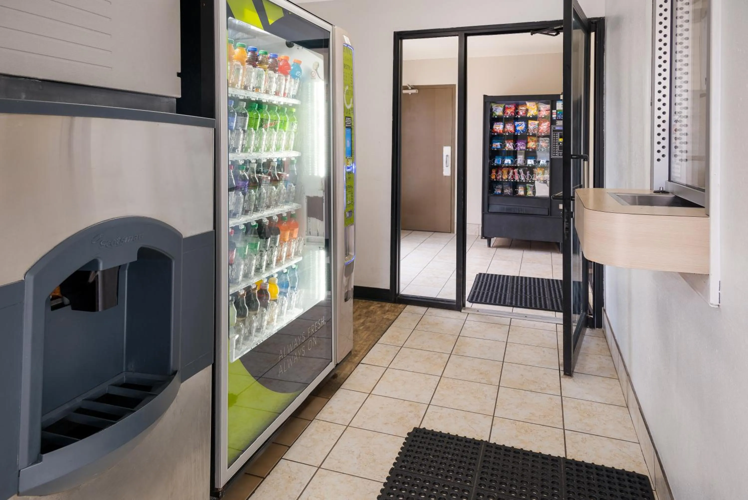 vending machine in Knights Inn Grand Rapids East Airport