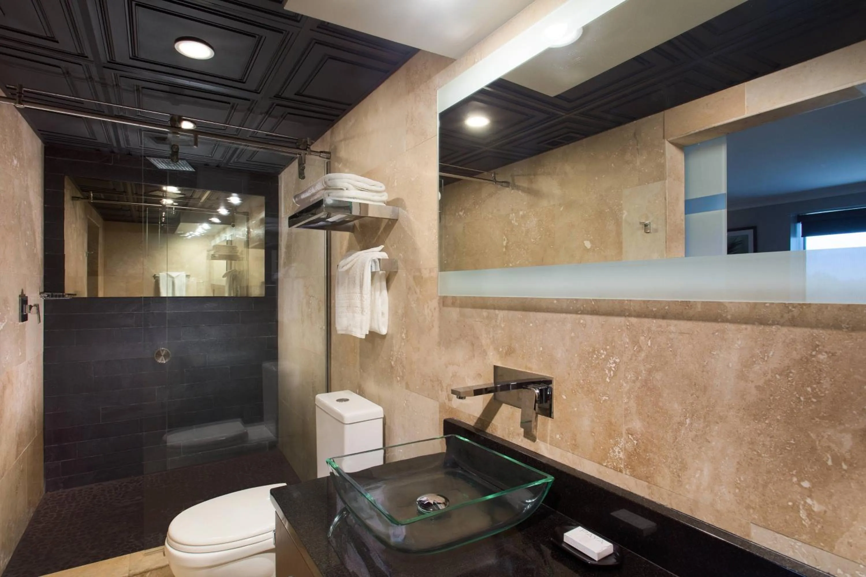 Bathroom in Hotel Duval, Autograph Collection