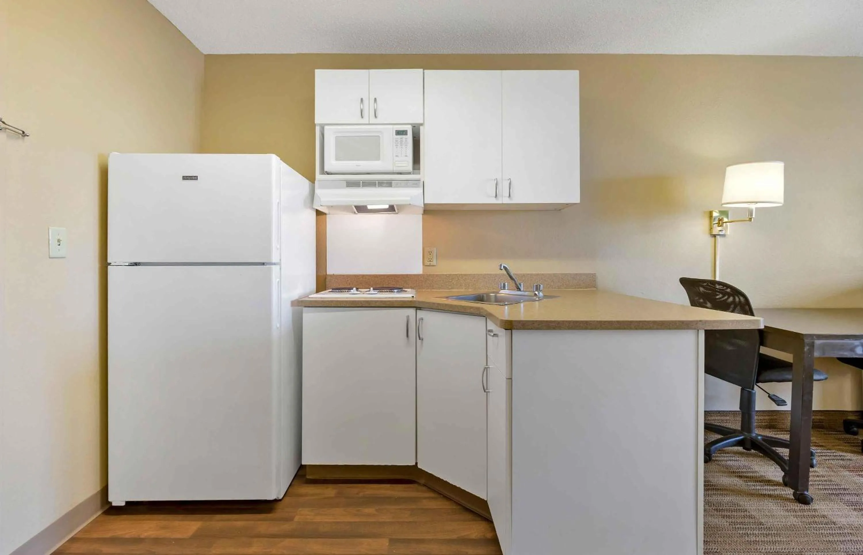 Kitchen or kitchenette in Extended Stay America Suites - Austin - Southwest