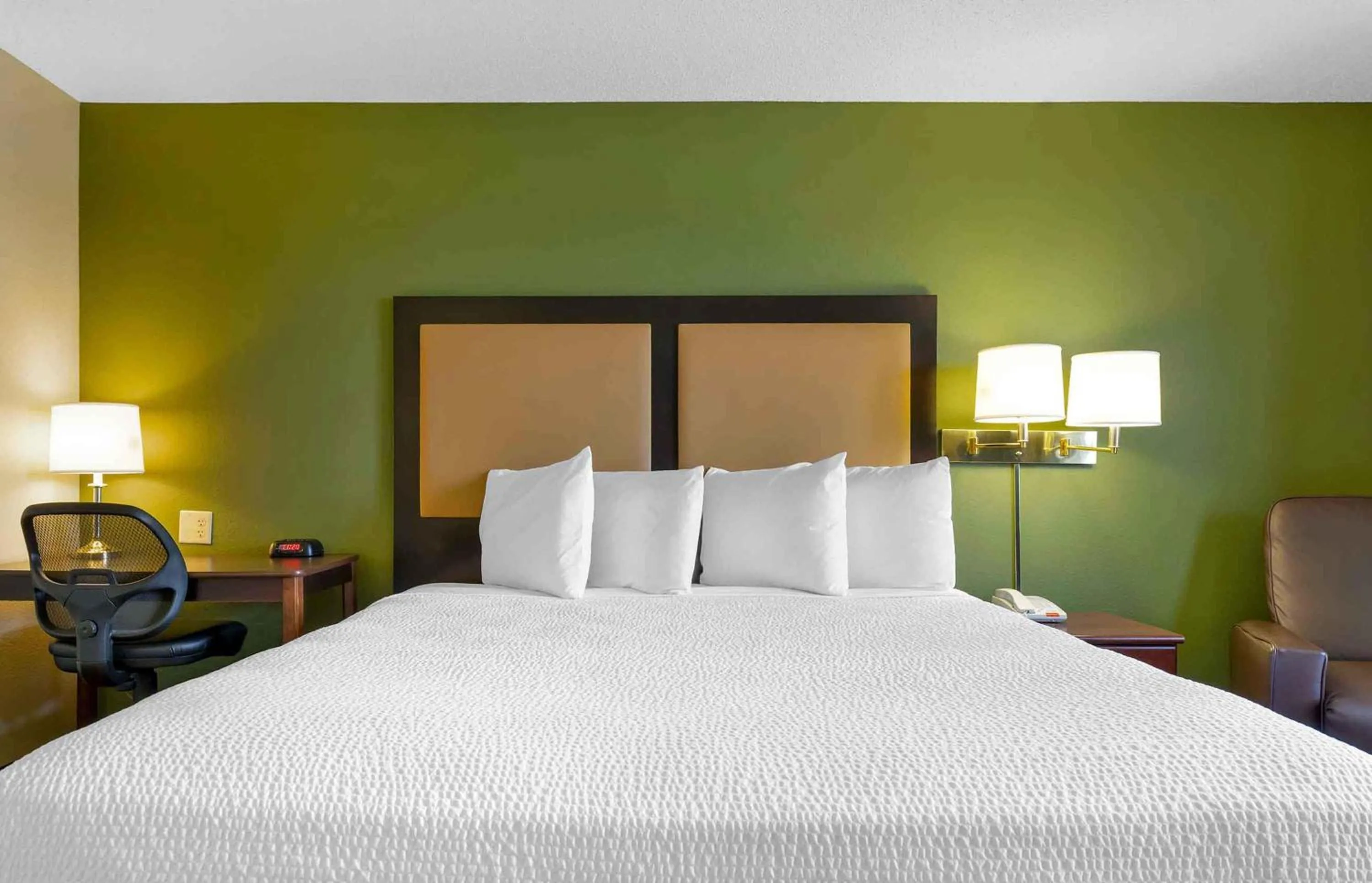 Bedroom, Bed in Extended Stay America Suites - Austin - Southwest