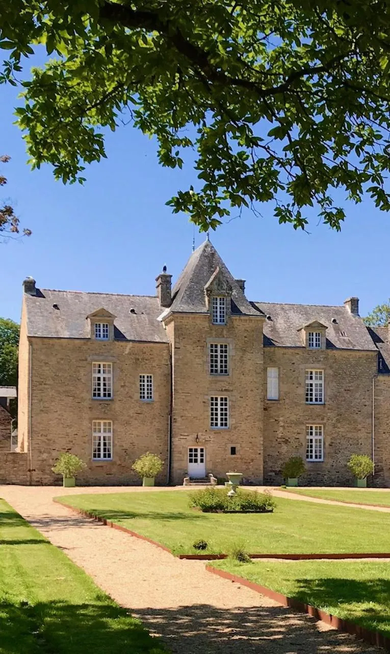Property building in Château de Cadouzan