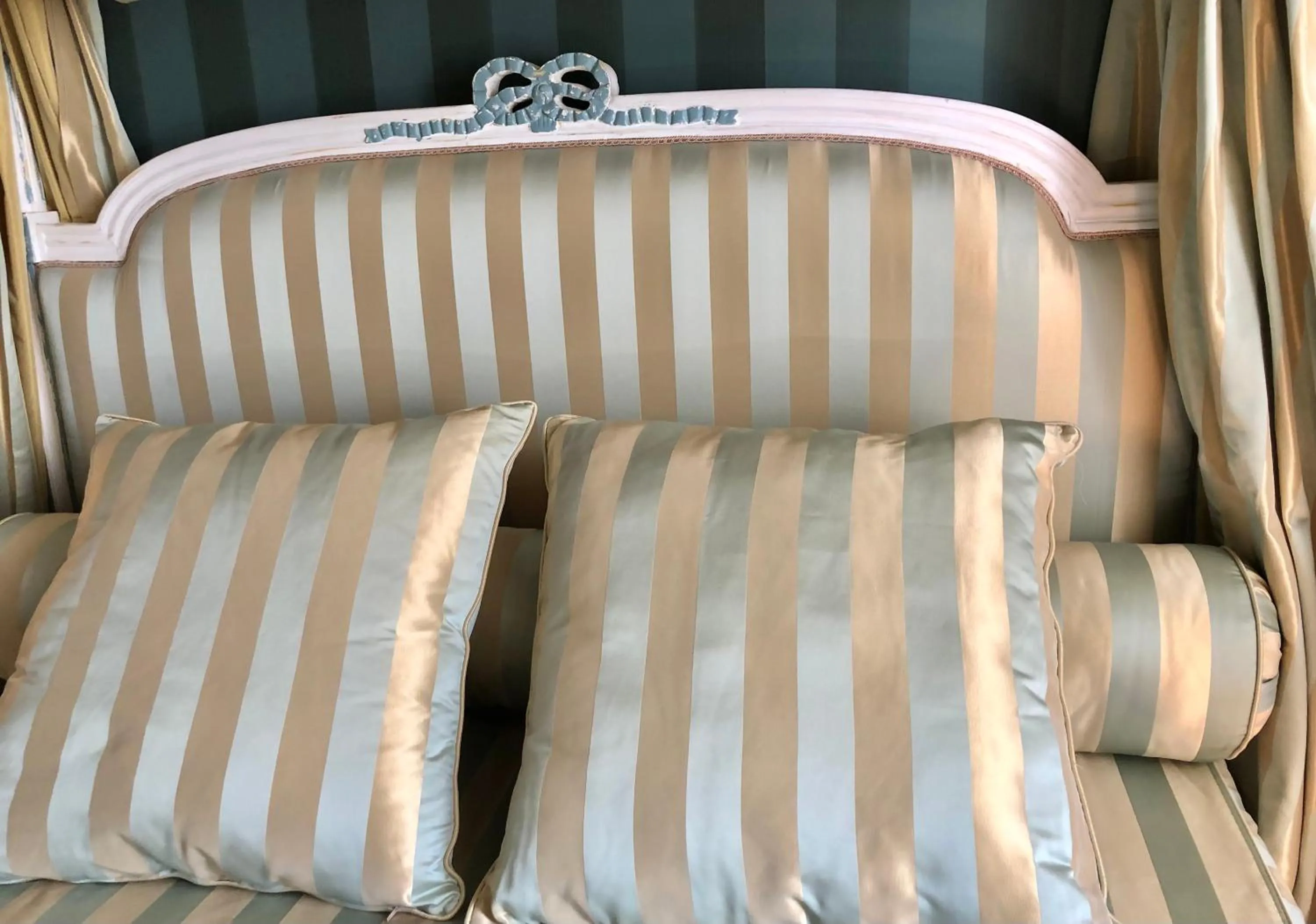 Bed in Château de Cadouzan