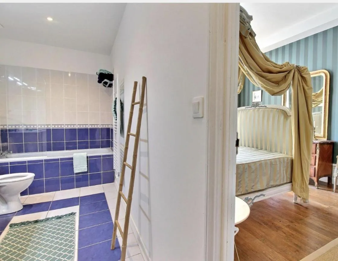 Bed in Château de Cadouzan