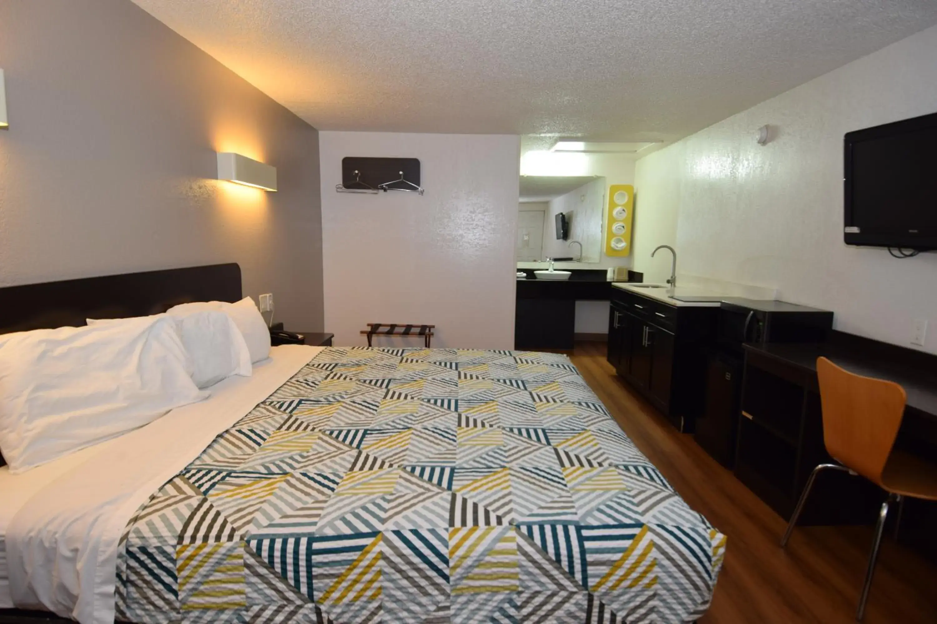 Bed in Motel 6-Hamburg, NY Bed in Motel 6-Hamburg, NY