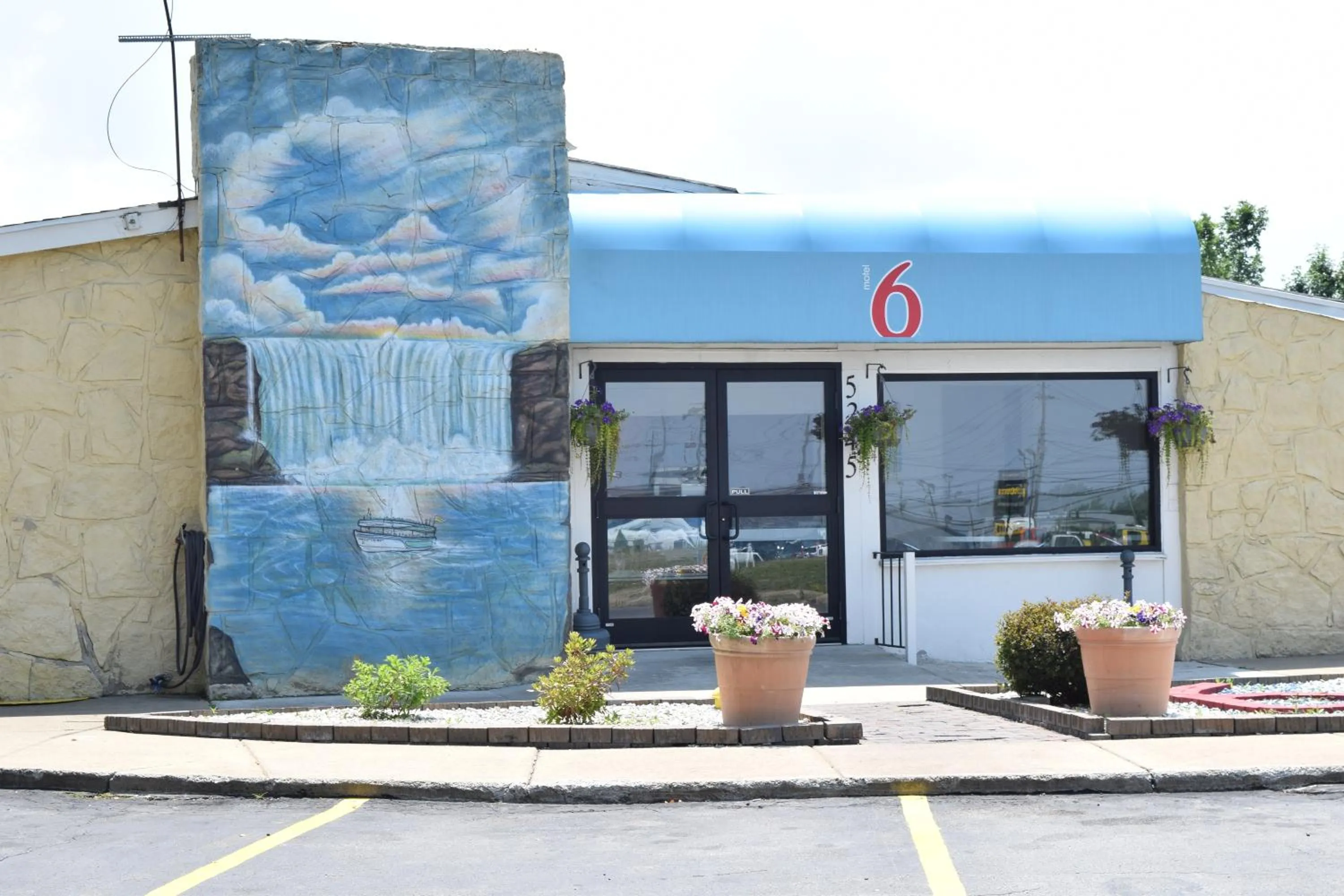 Facade/entrance in Motel 6-Hamburg, NY