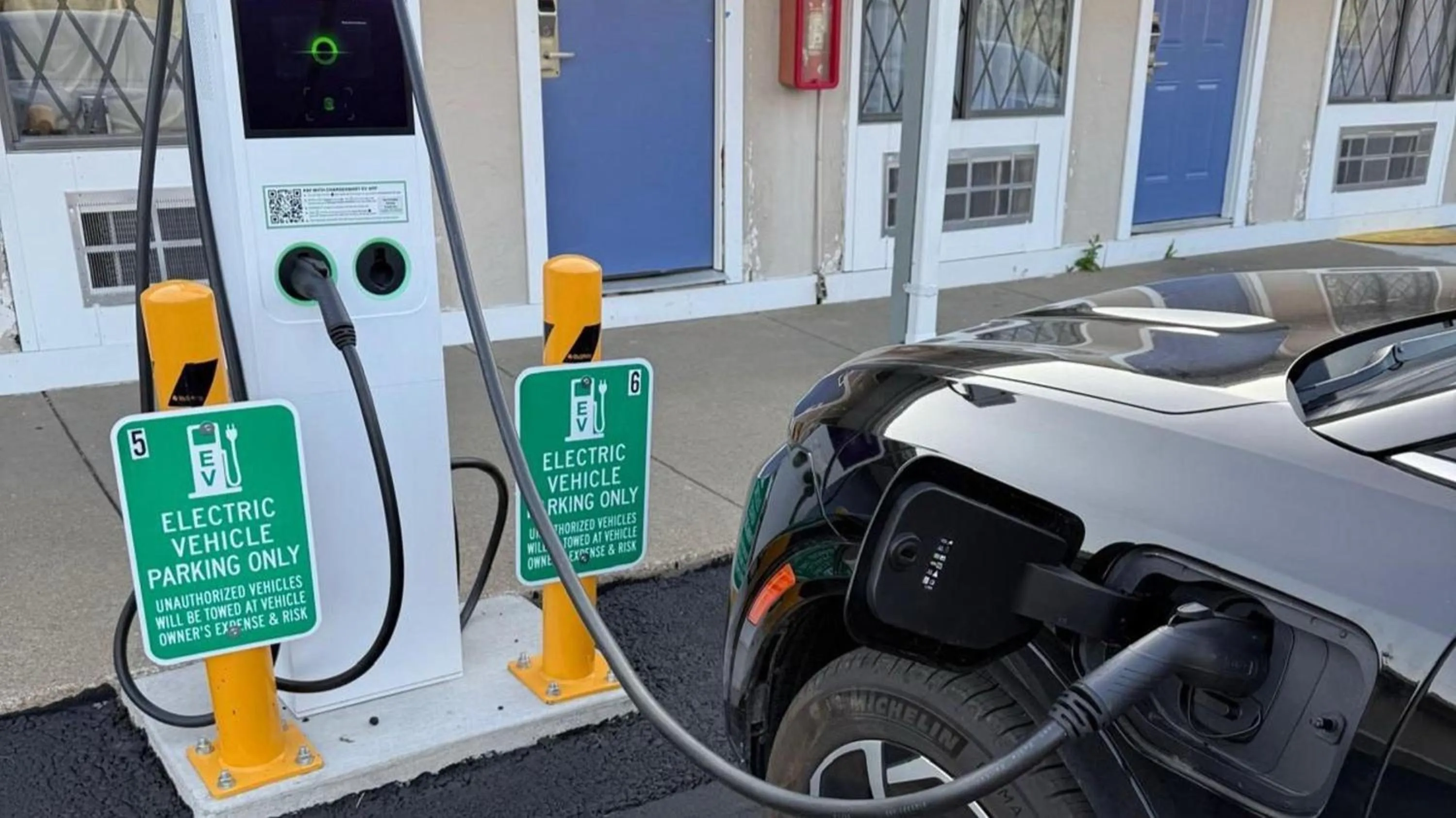 Property building in Motel 6-Hamburg, NY