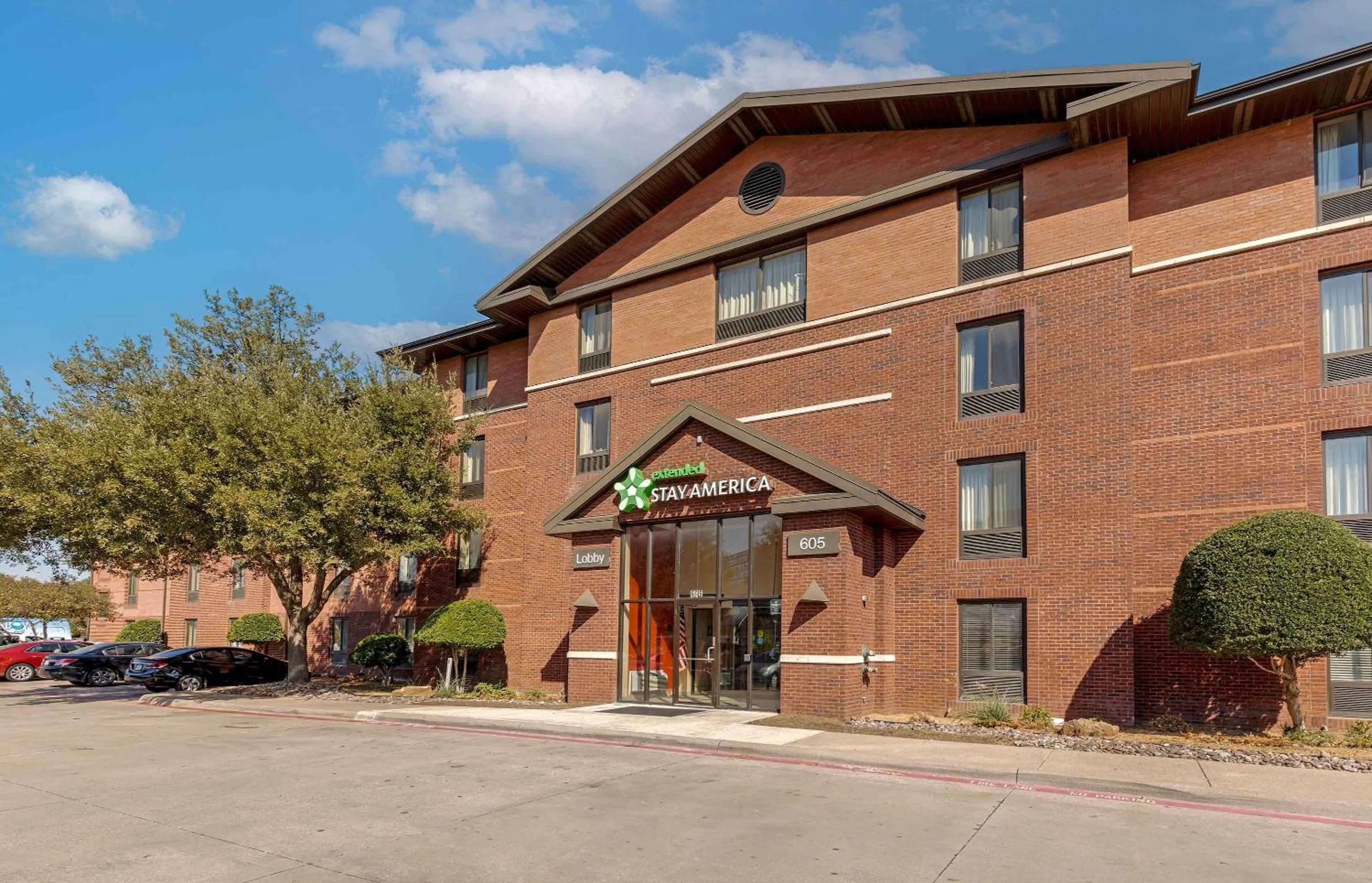 Property building in Extended Stay America Select Suites - Dallas - Las Colinas - Meadow Creek Dr