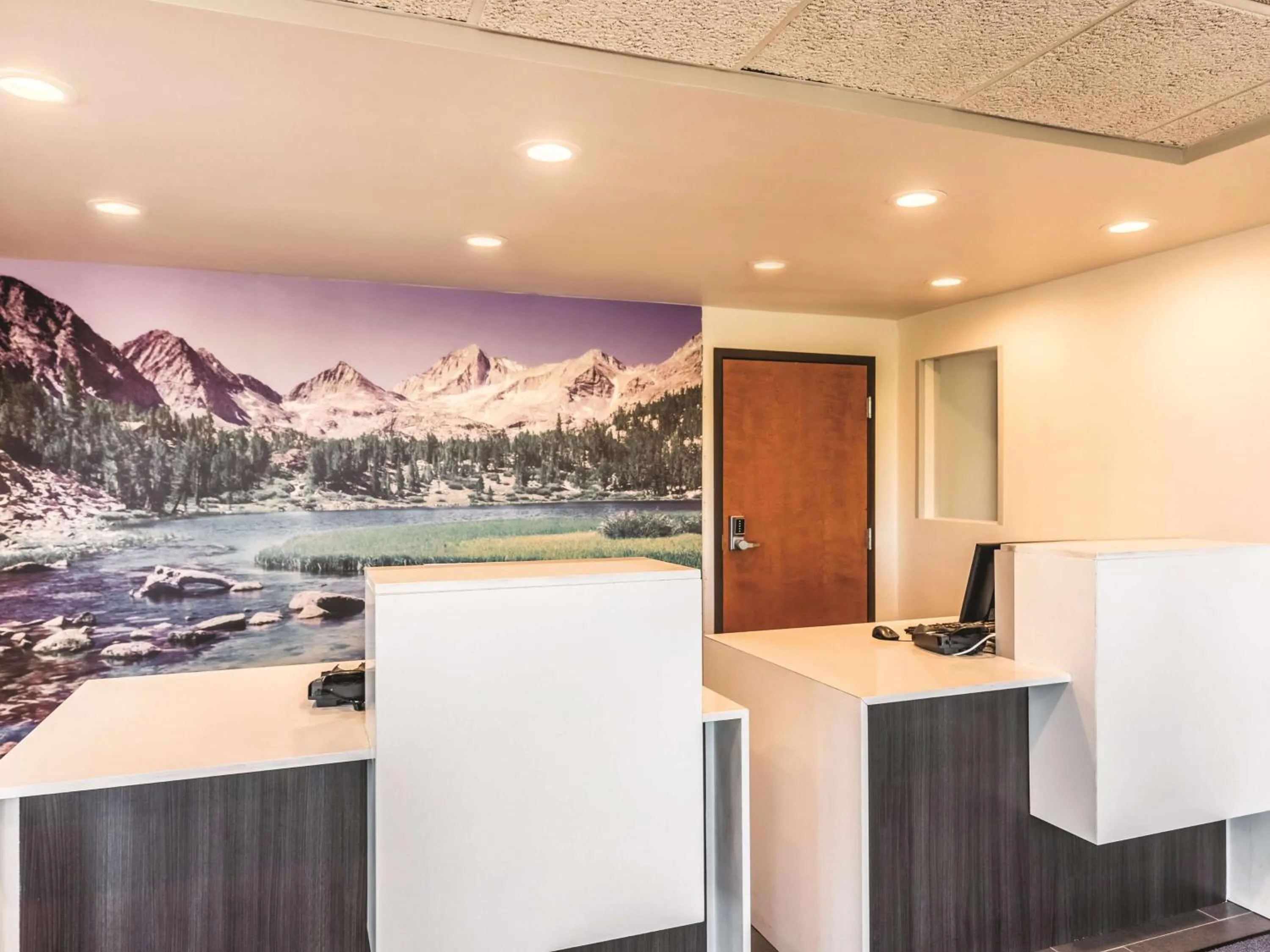 Lobby or reception in La Quinta by Wyndham Colorado Springs North