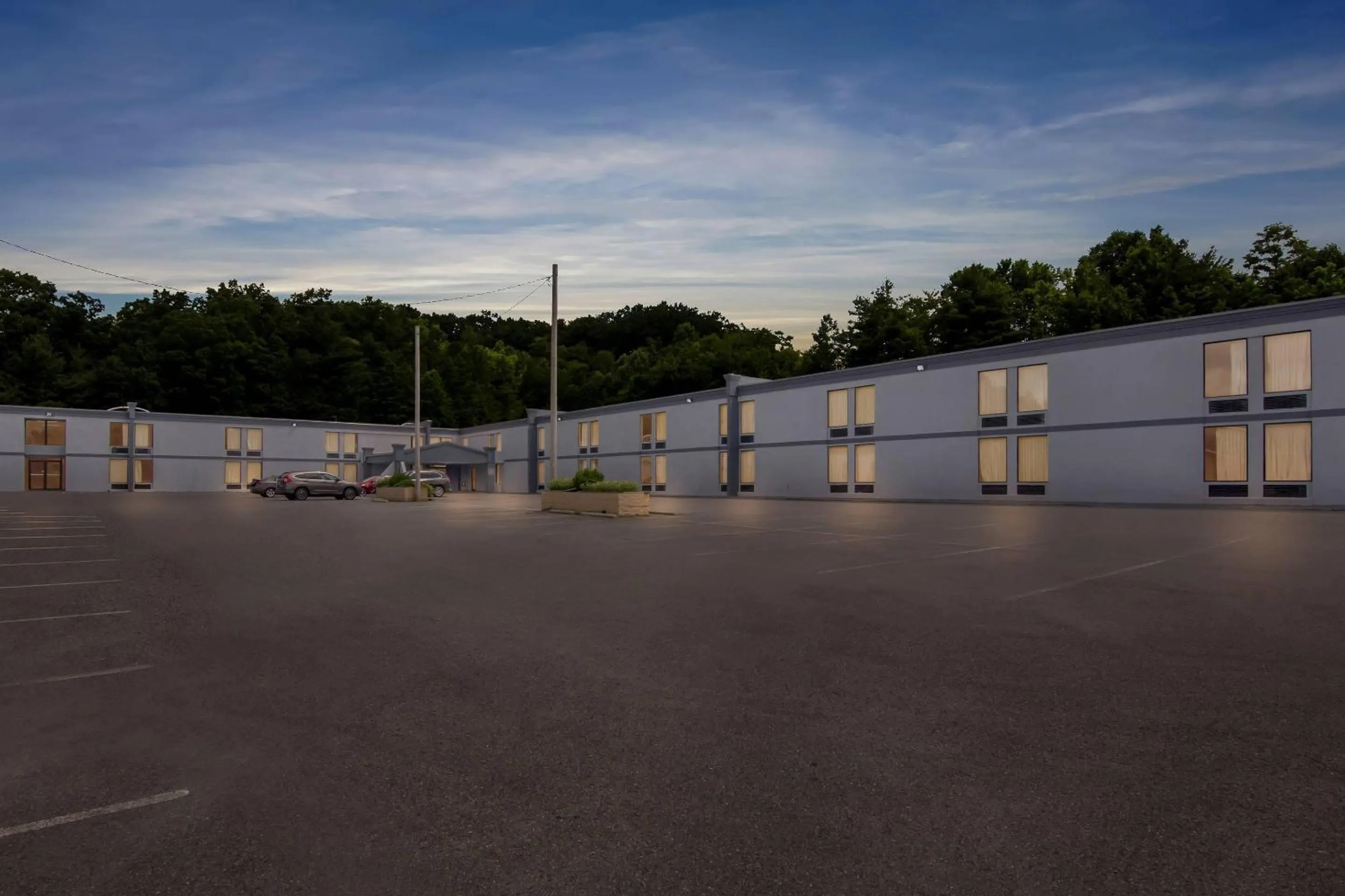 Property building in Econo Lodge Mt Hope - Beckley