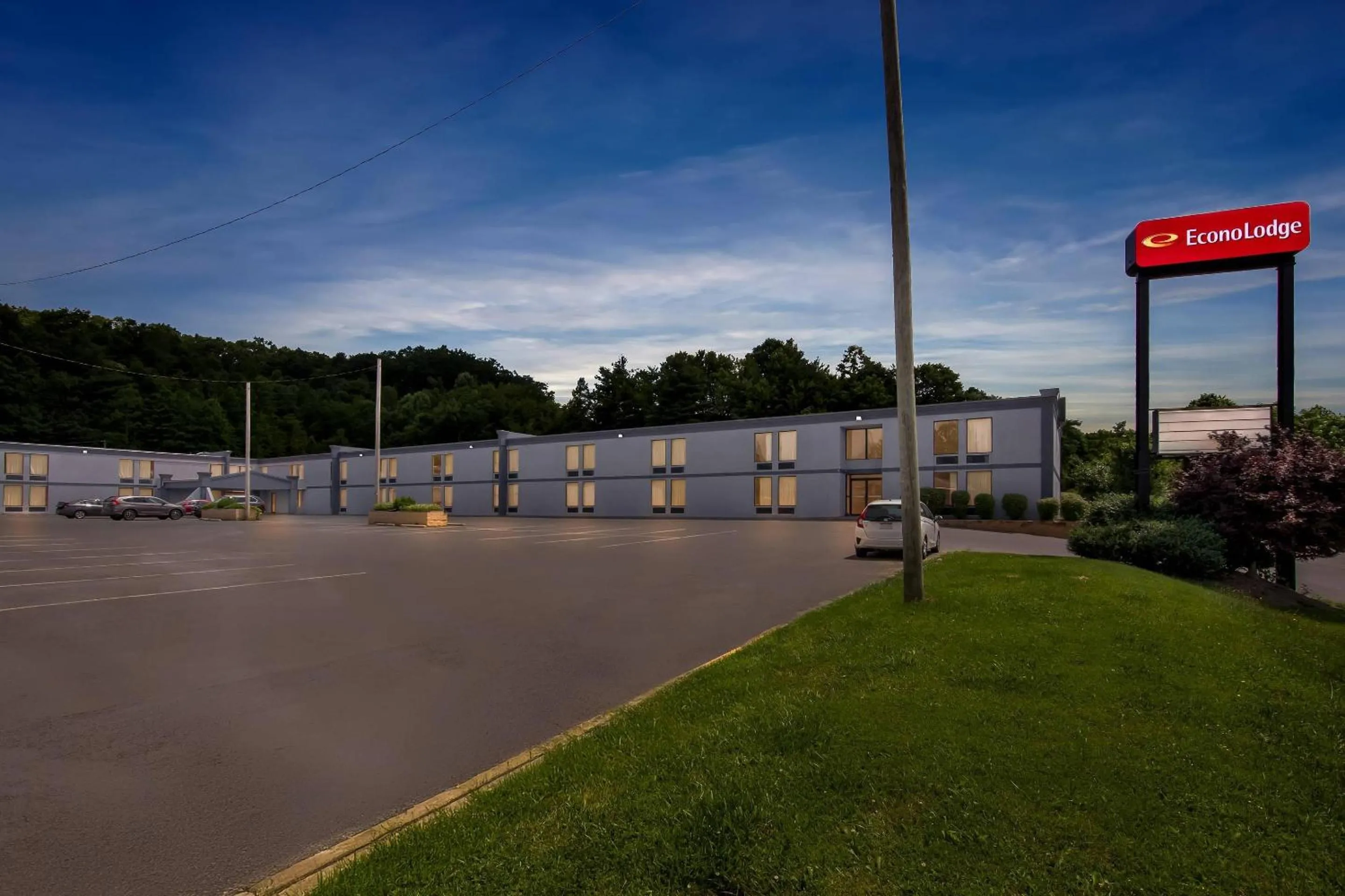 Property building in Econo Lodge Mt Hope - Beckley