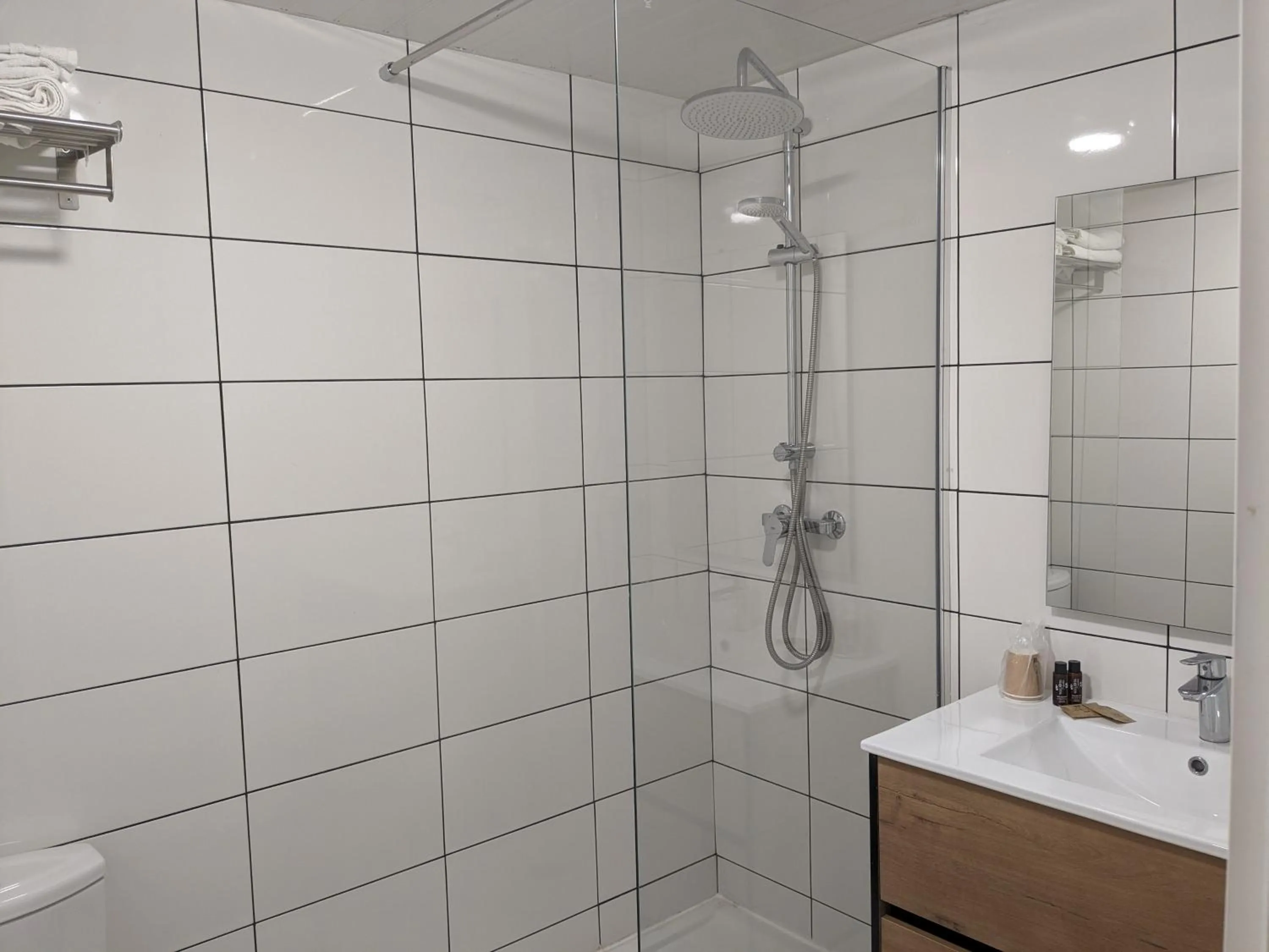 Shower in Hotel Morand