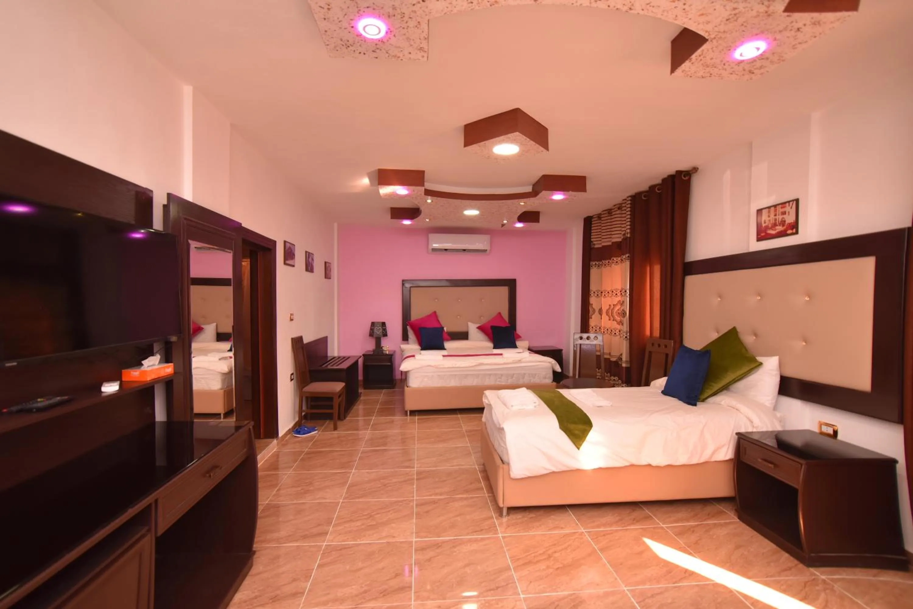 Photo of the whole room, Bed in Petra Guests Hotel