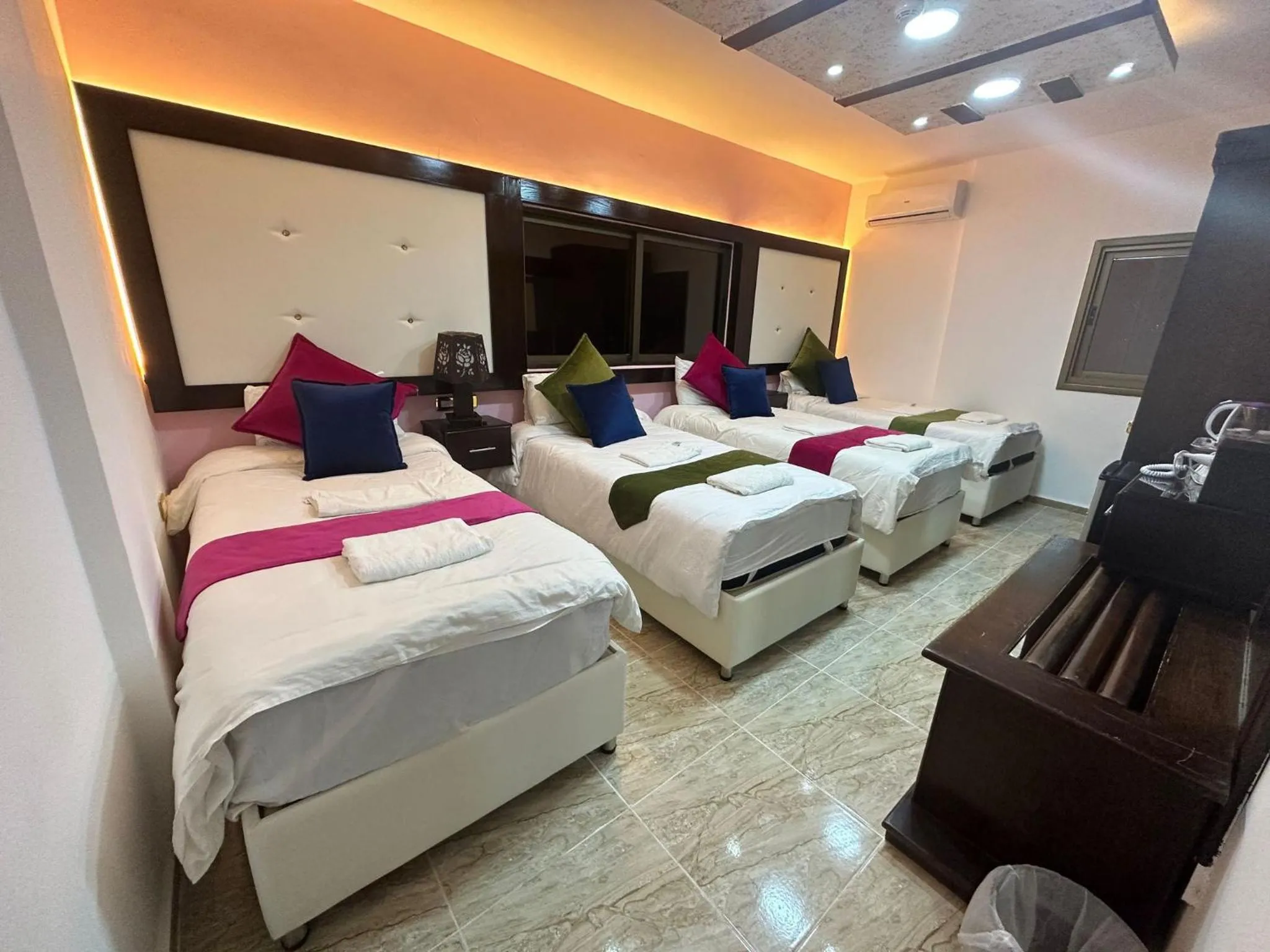 Guests, Bed in Petra Guests Hotel