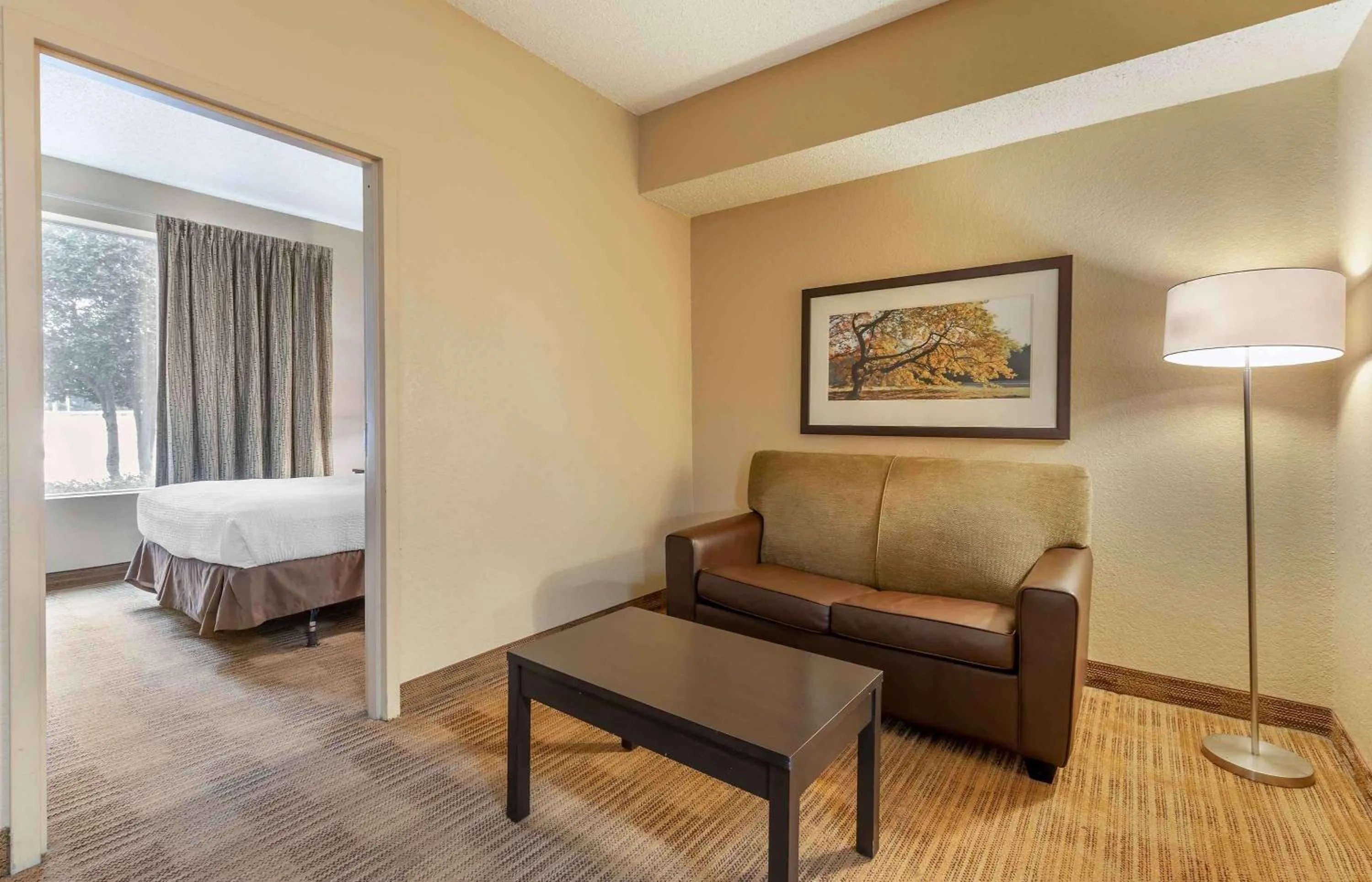 Bedroom in Extended Stay America Suites - Dallas - Frankford Road