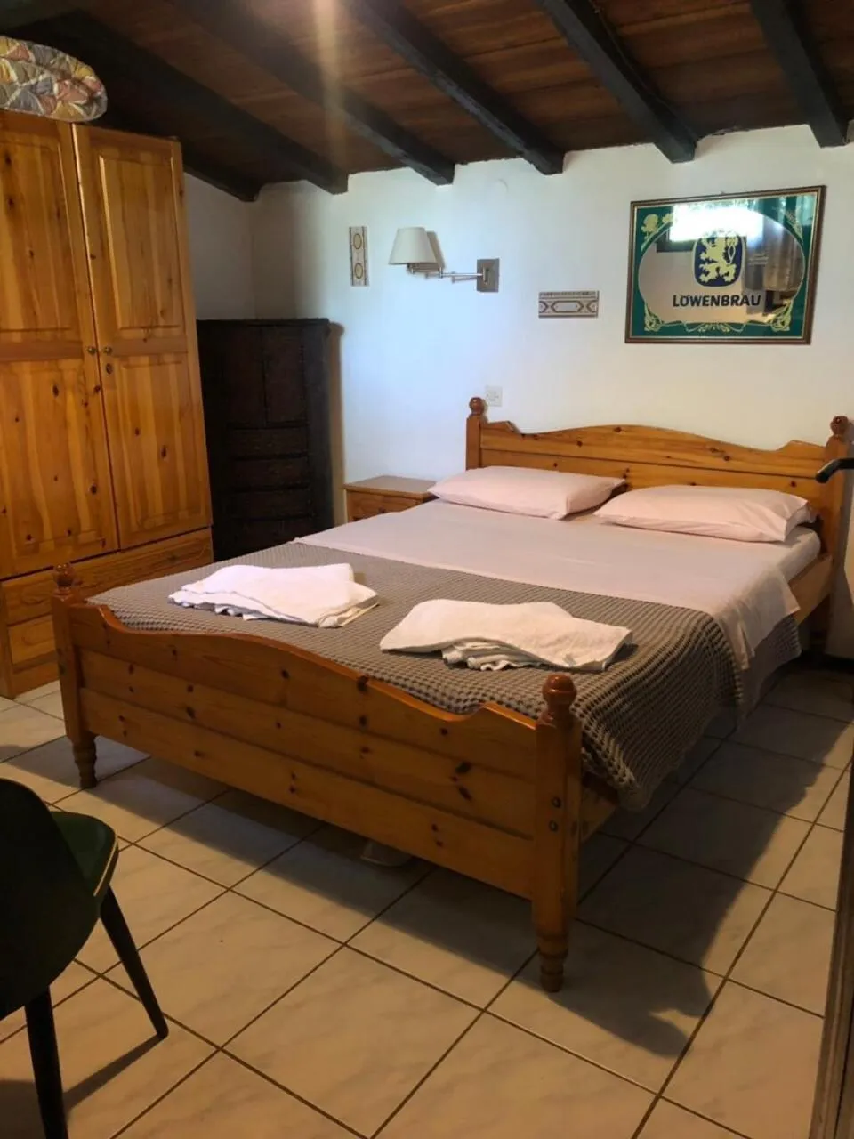 Bedroom, Bed in Oasis