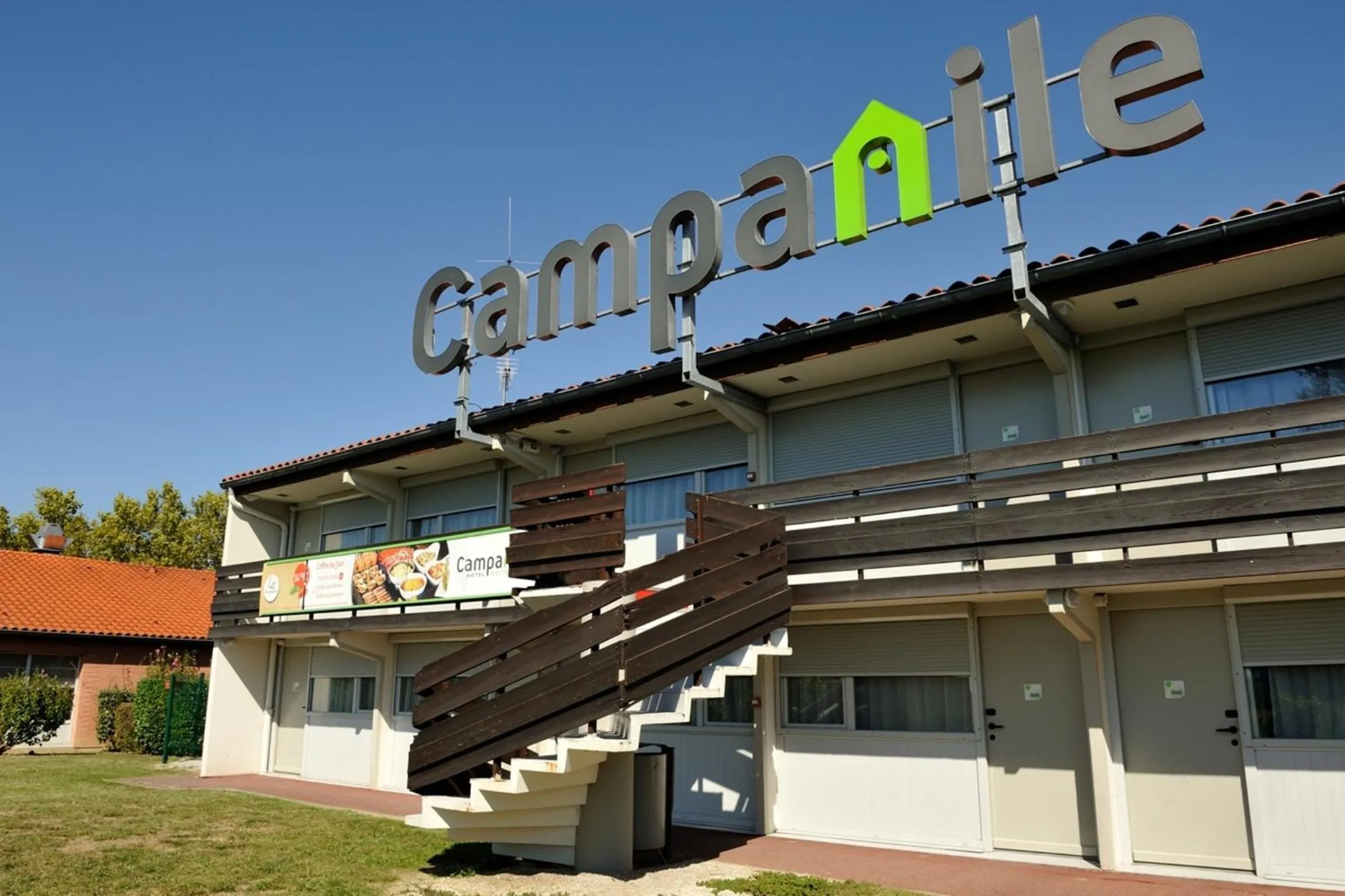 Facade/entrance in Campanile Toulouse Sud-Labège innopole