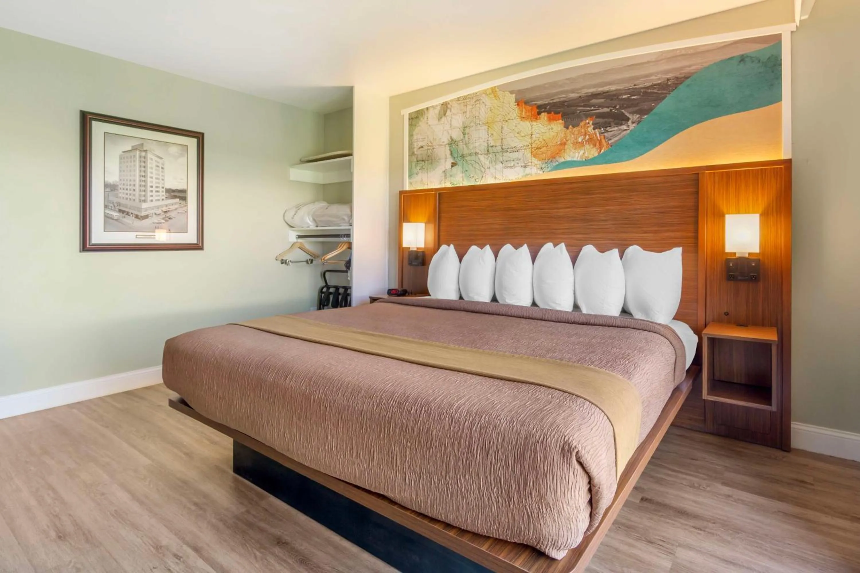 Photo of the whole room, Bed in Best Western Plus Ahtanum Inn