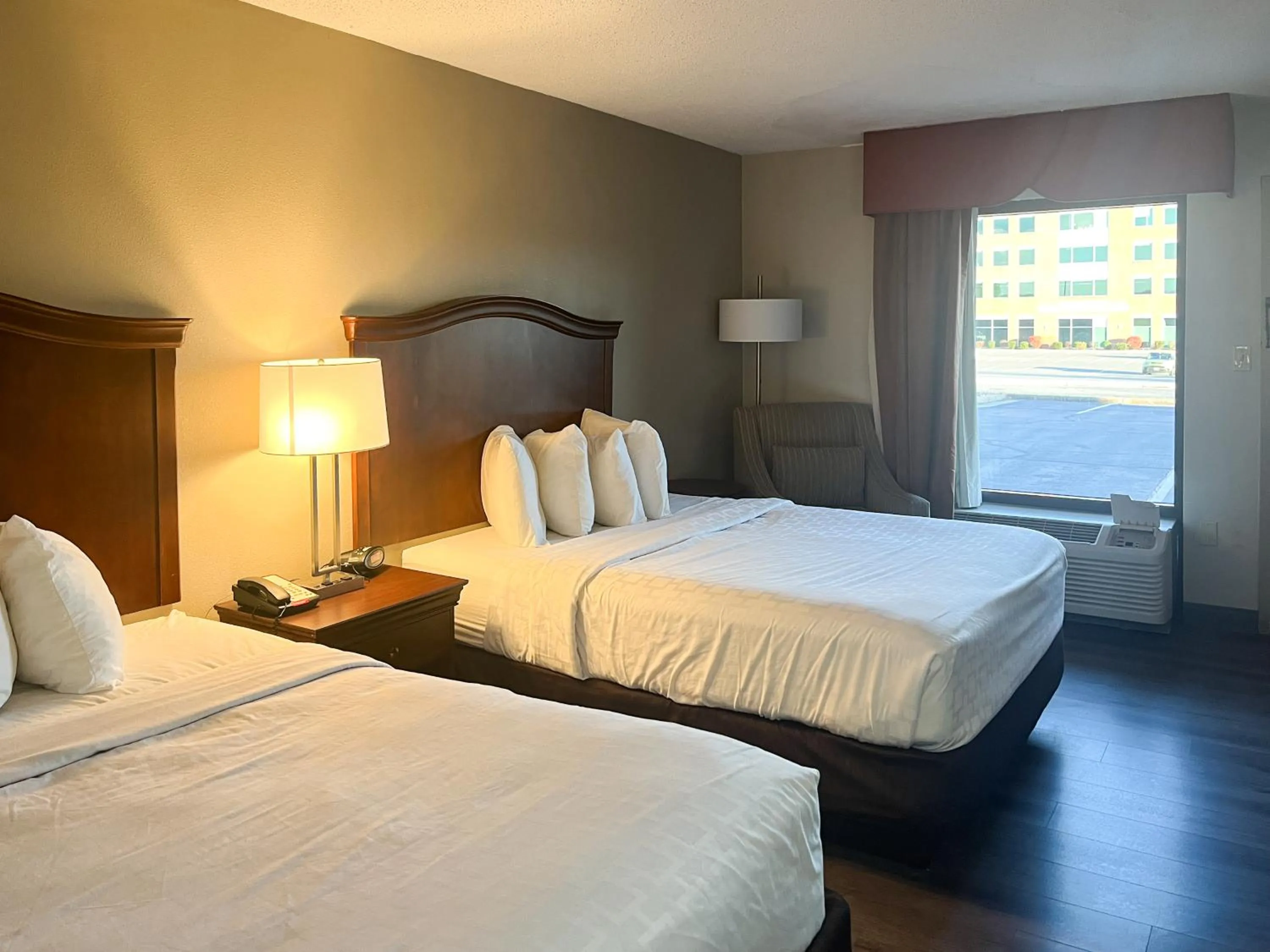 Photo of the whole room, Bed in Best Western Aquia Quantico