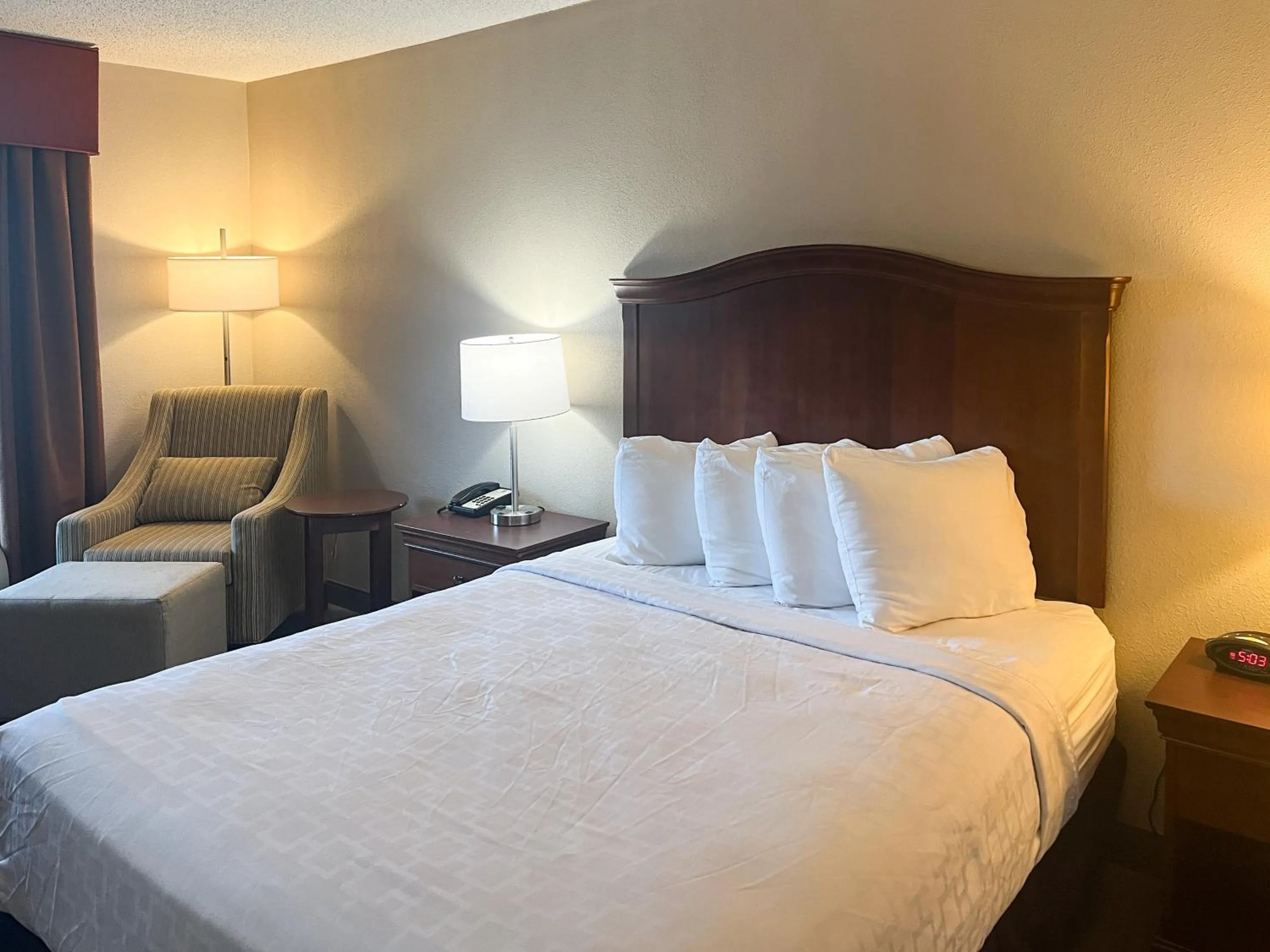 Photo of the whole room, Bed in Best Western Aquia Quantico