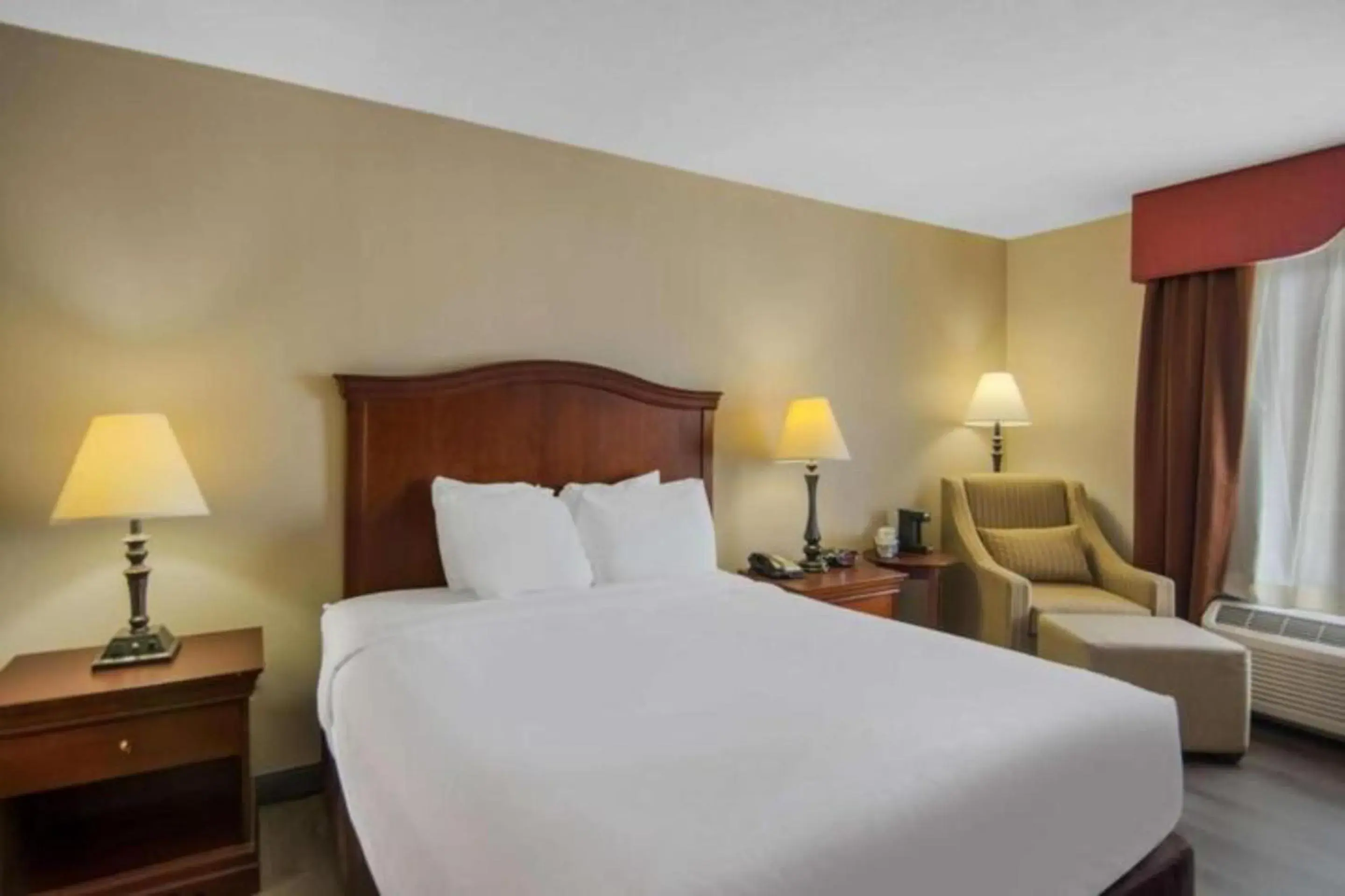 Bed in Best Western Aquia Quantico Bed in Best Western Aquia Quantico