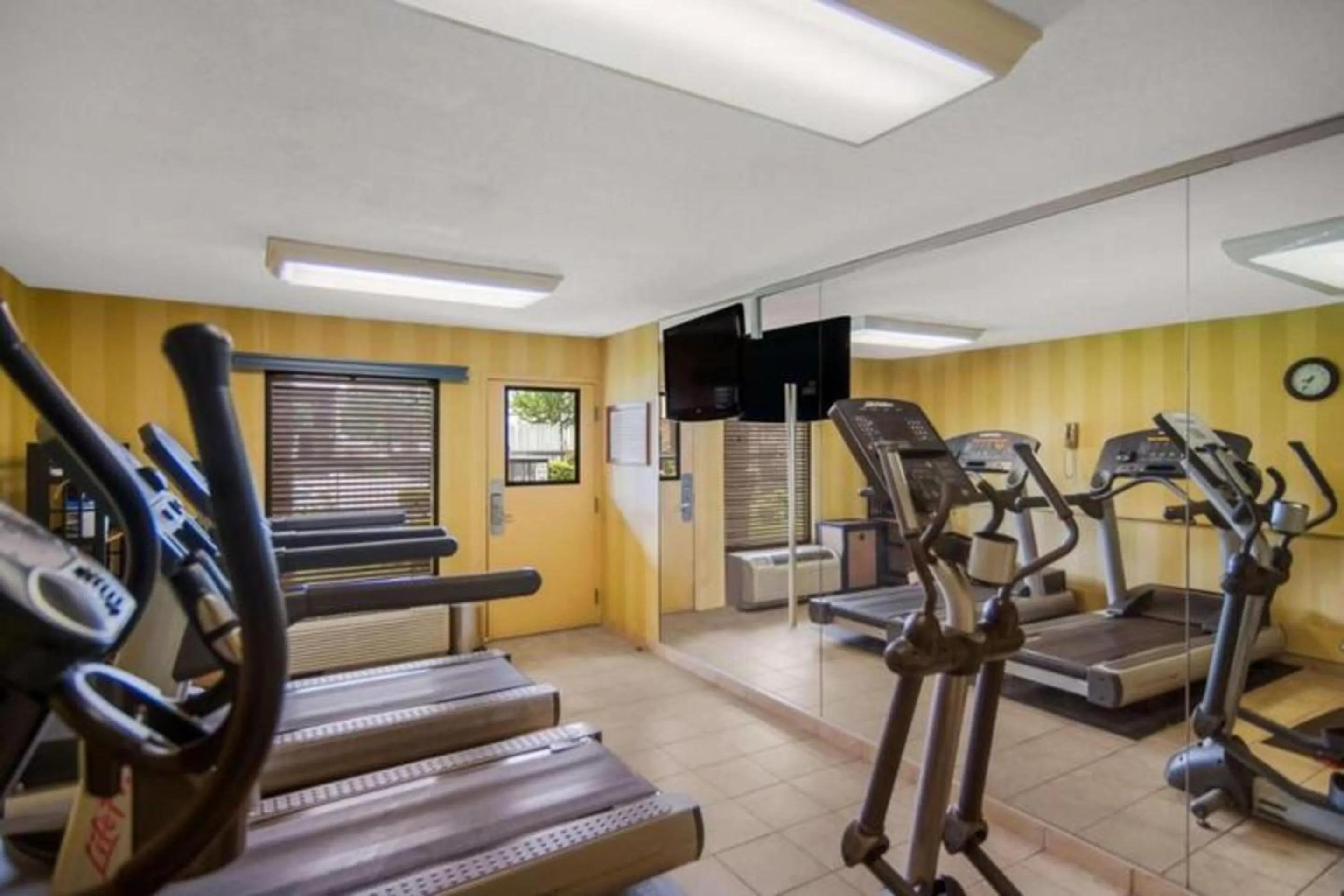 Fitness centre/facilities in Best Western Aquia Quantico