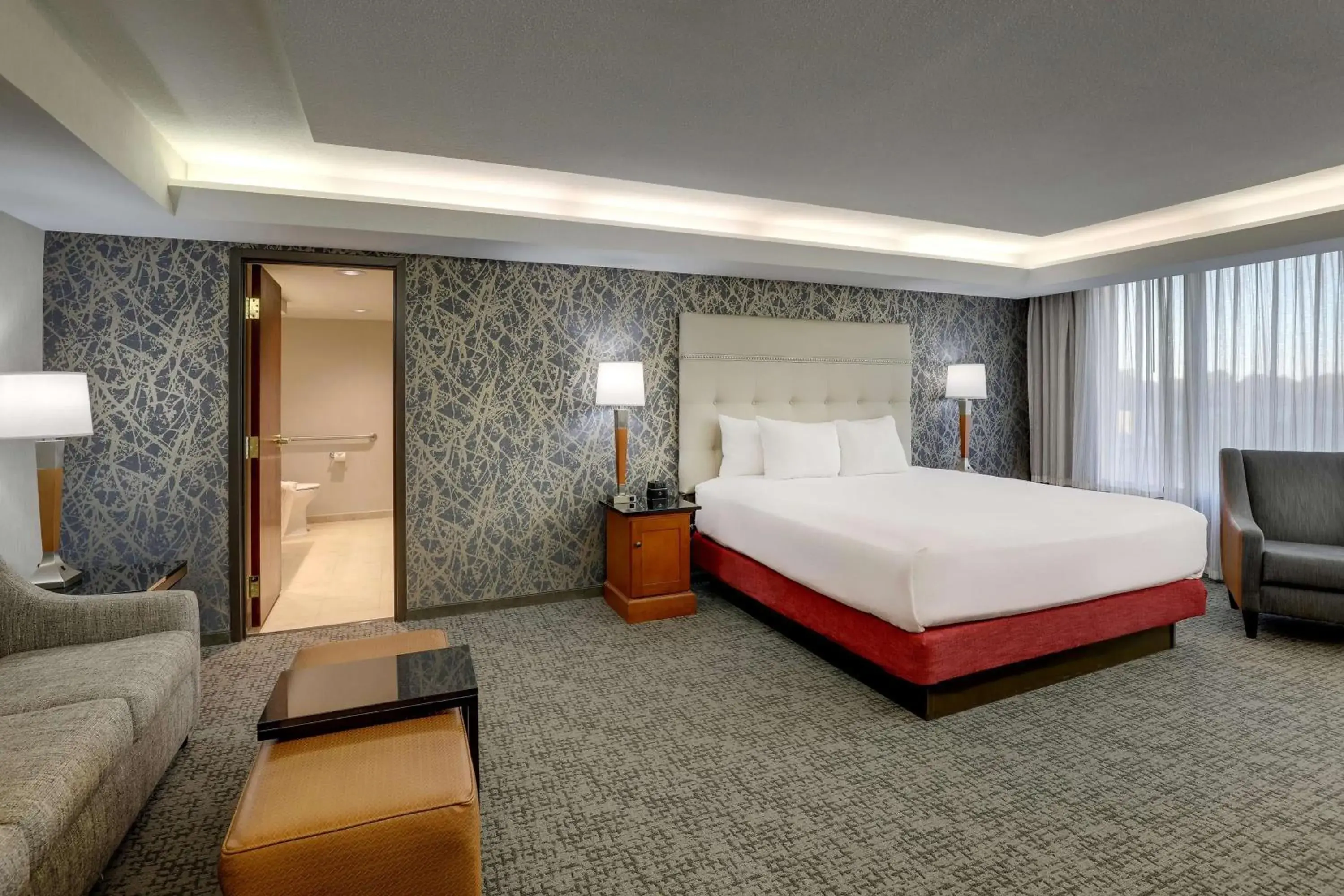 Bedroom, Bed in Drury Inn & Suites Springfield Bedroom, Bed in Drury Inn & Suites Springfield