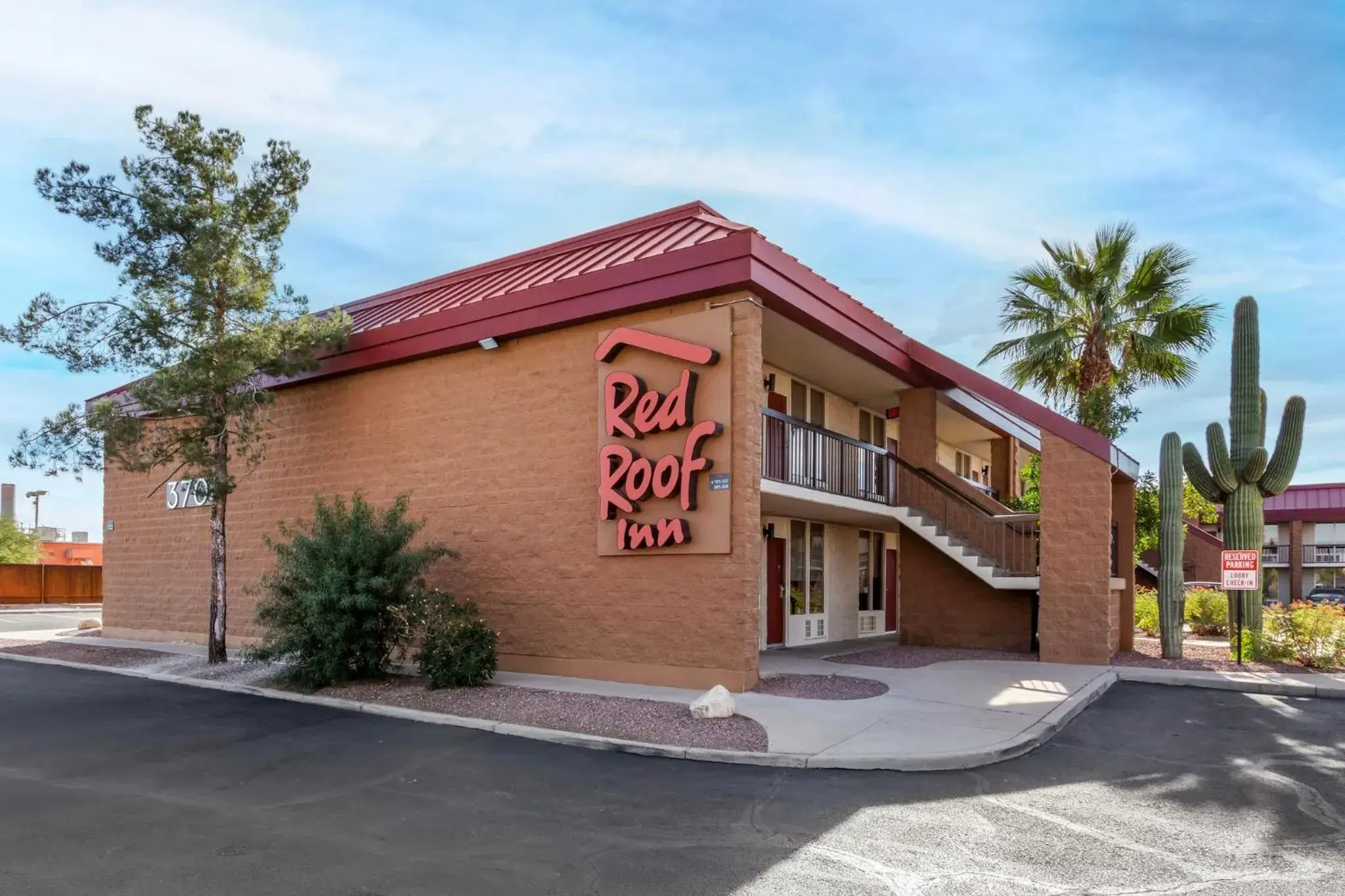 Property building in Red Roof Inn Tucson South - Airport Property building in Red Roof Inn Tucson South - Airport