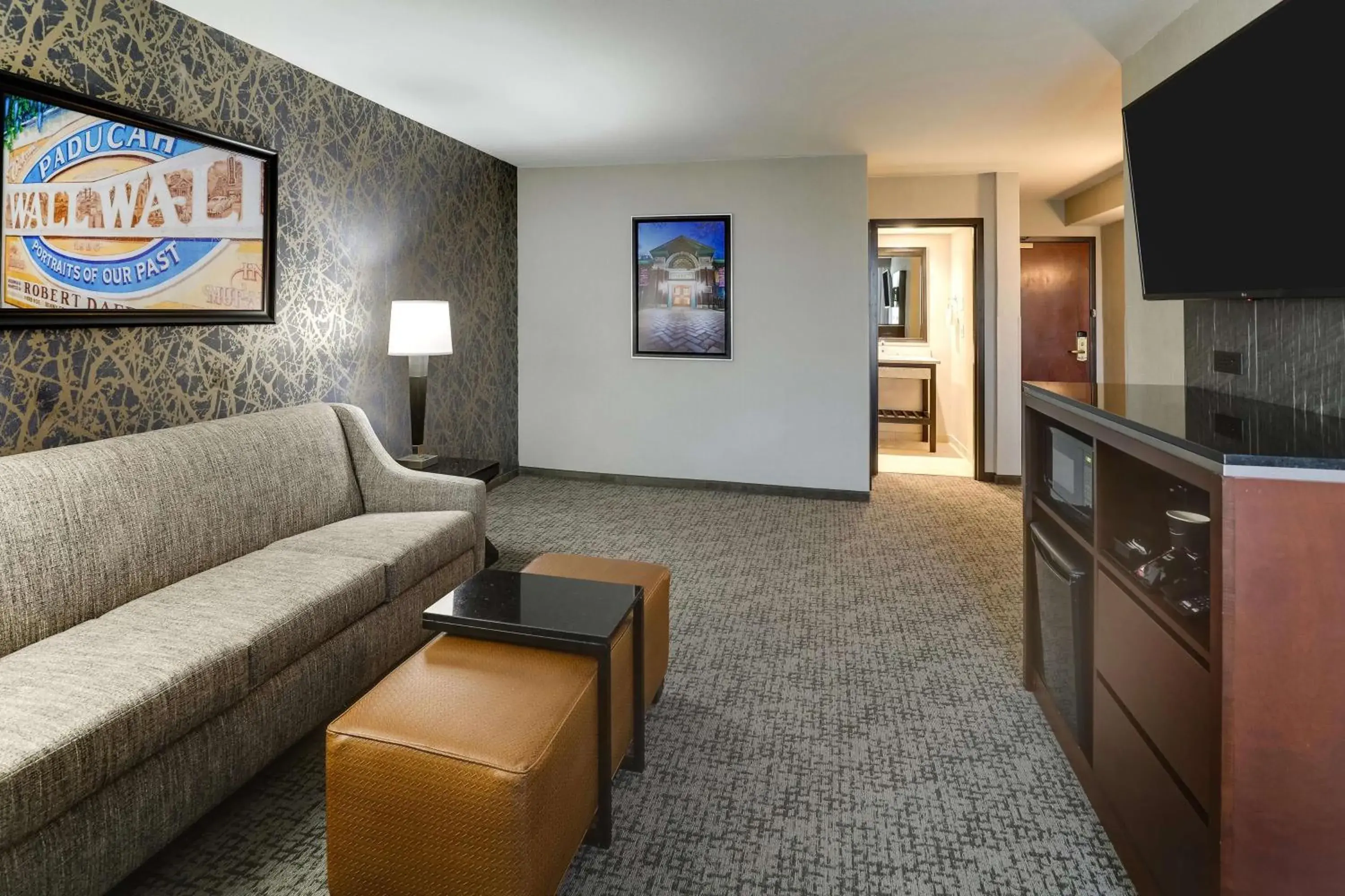 Bedroom in Drury Inn Paducah Bedroom in Drury Inn Paducah