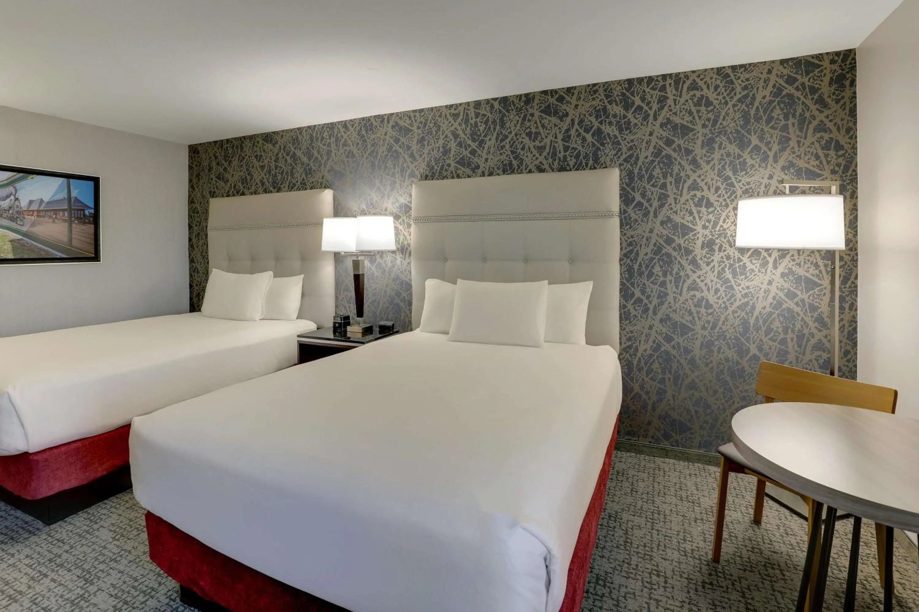 Bedroom, Bed in Drury Inn Paducah