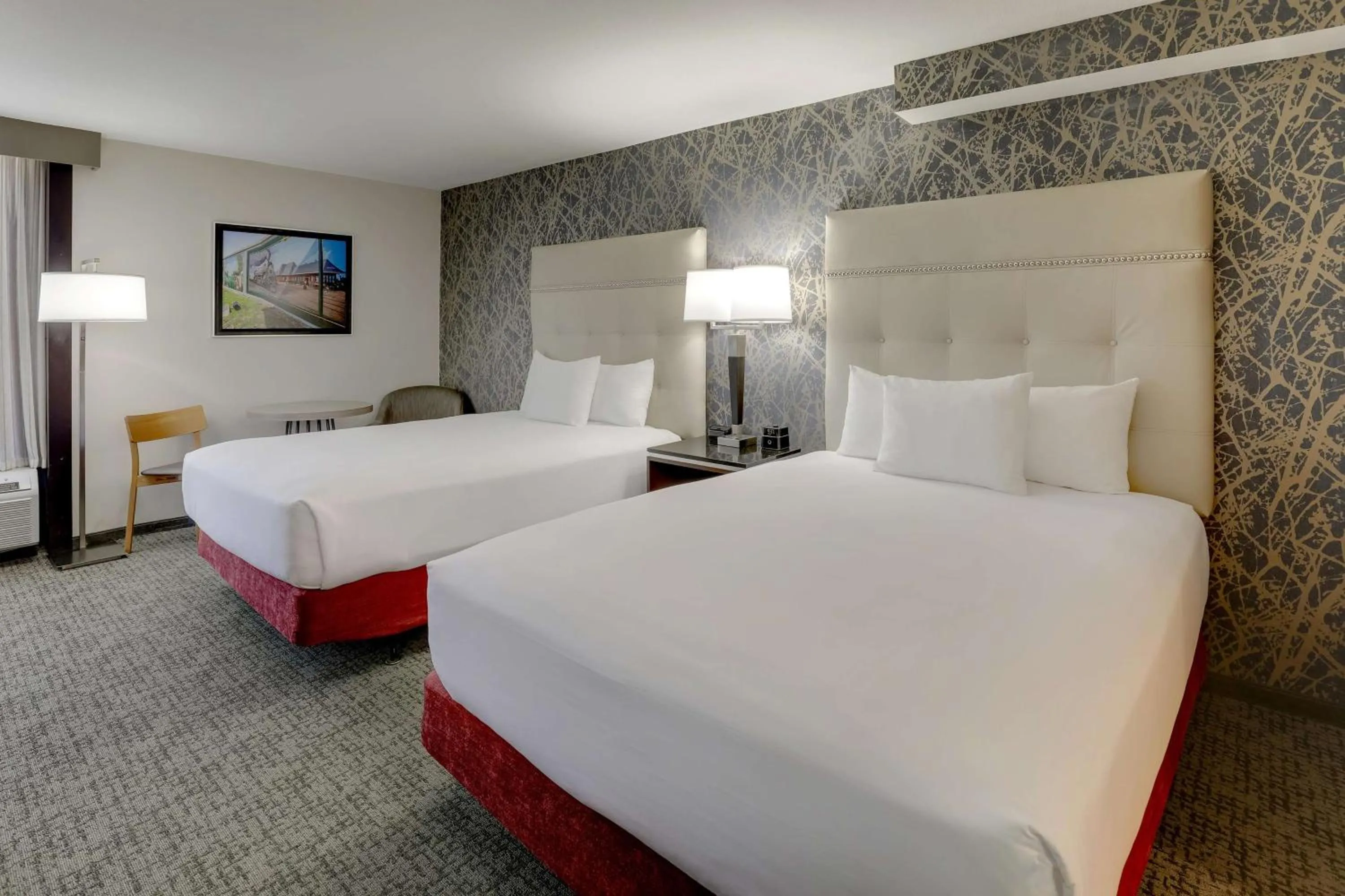 Bedroom, Bed in Drury Inn Paducah