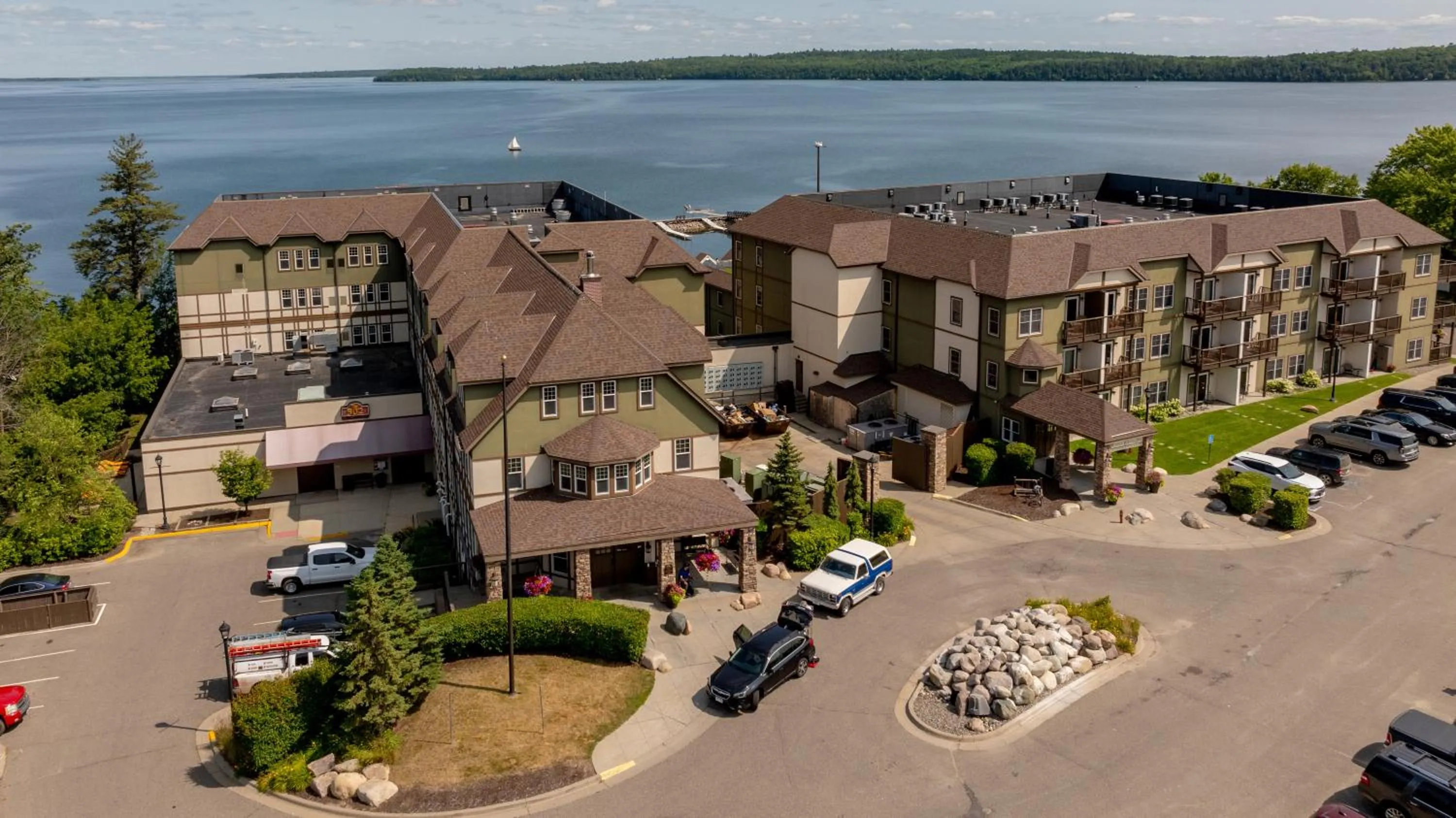 Property building in Chase On The Lake