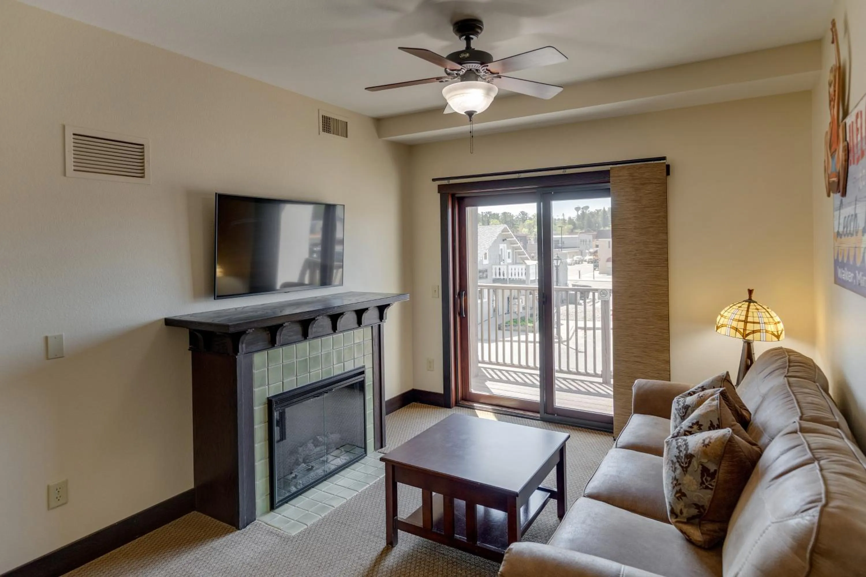 Seating area in Chase On The Lake