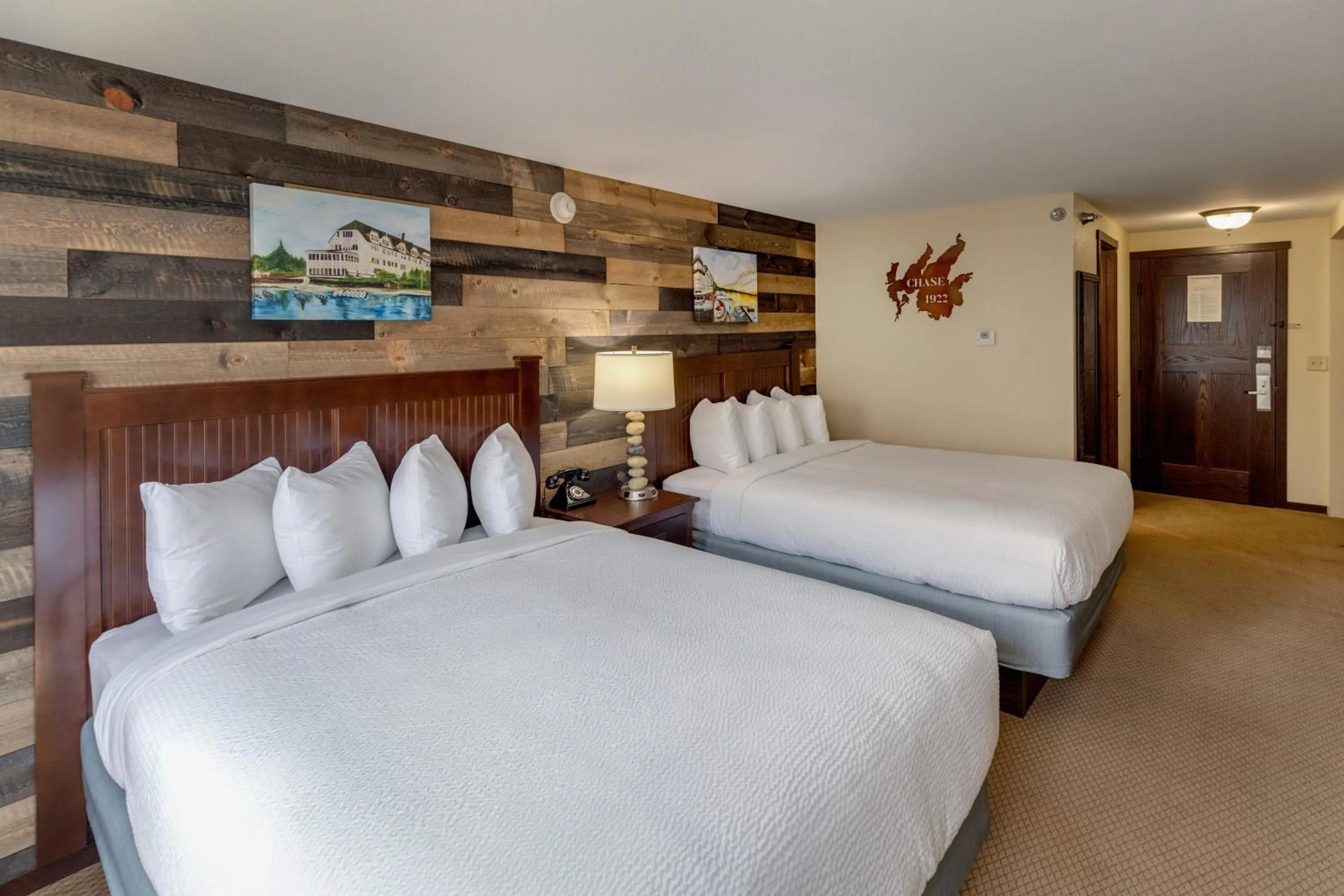 Bed in Chase On The Lake