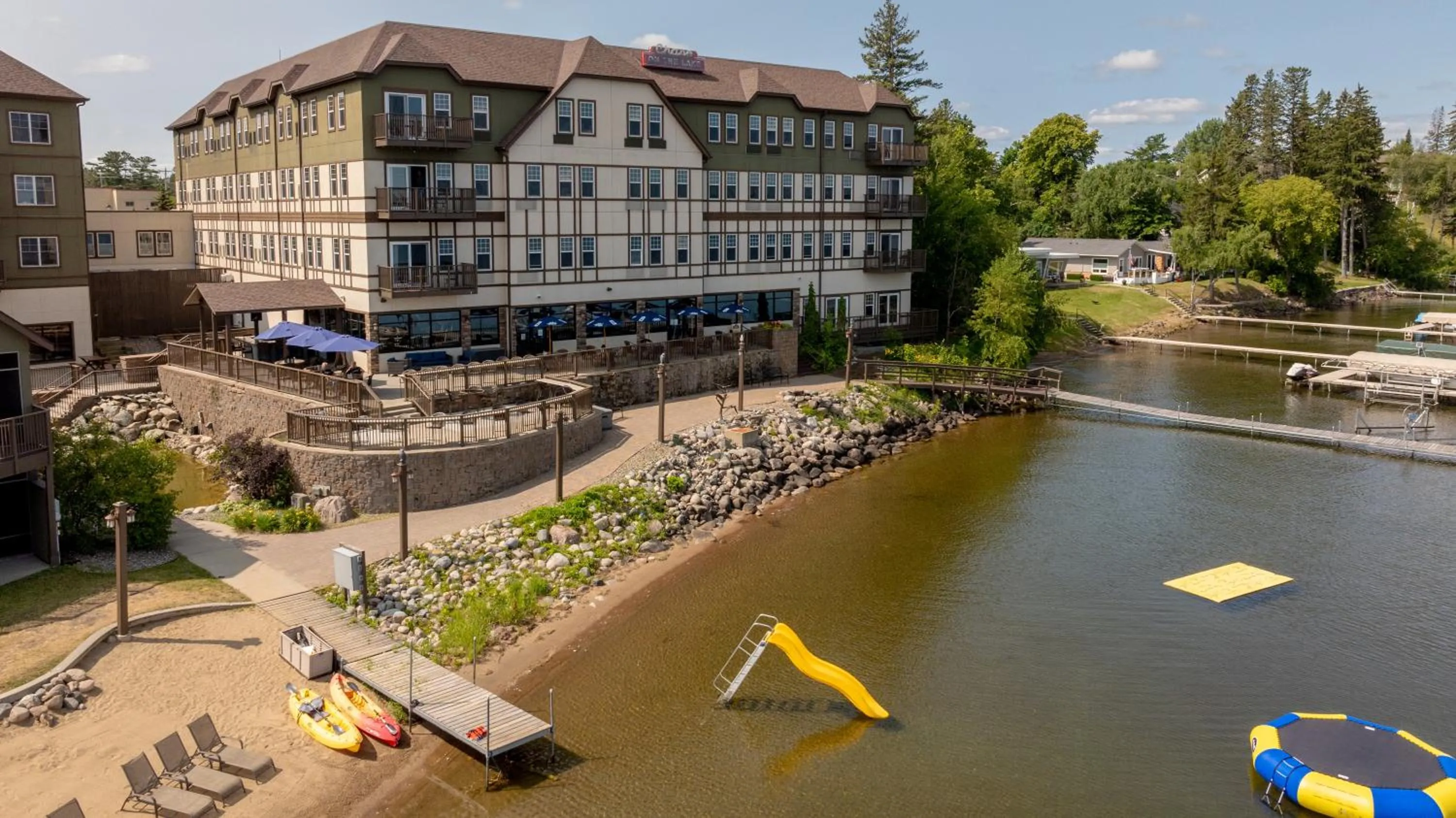 Beach in Chase On The Lake