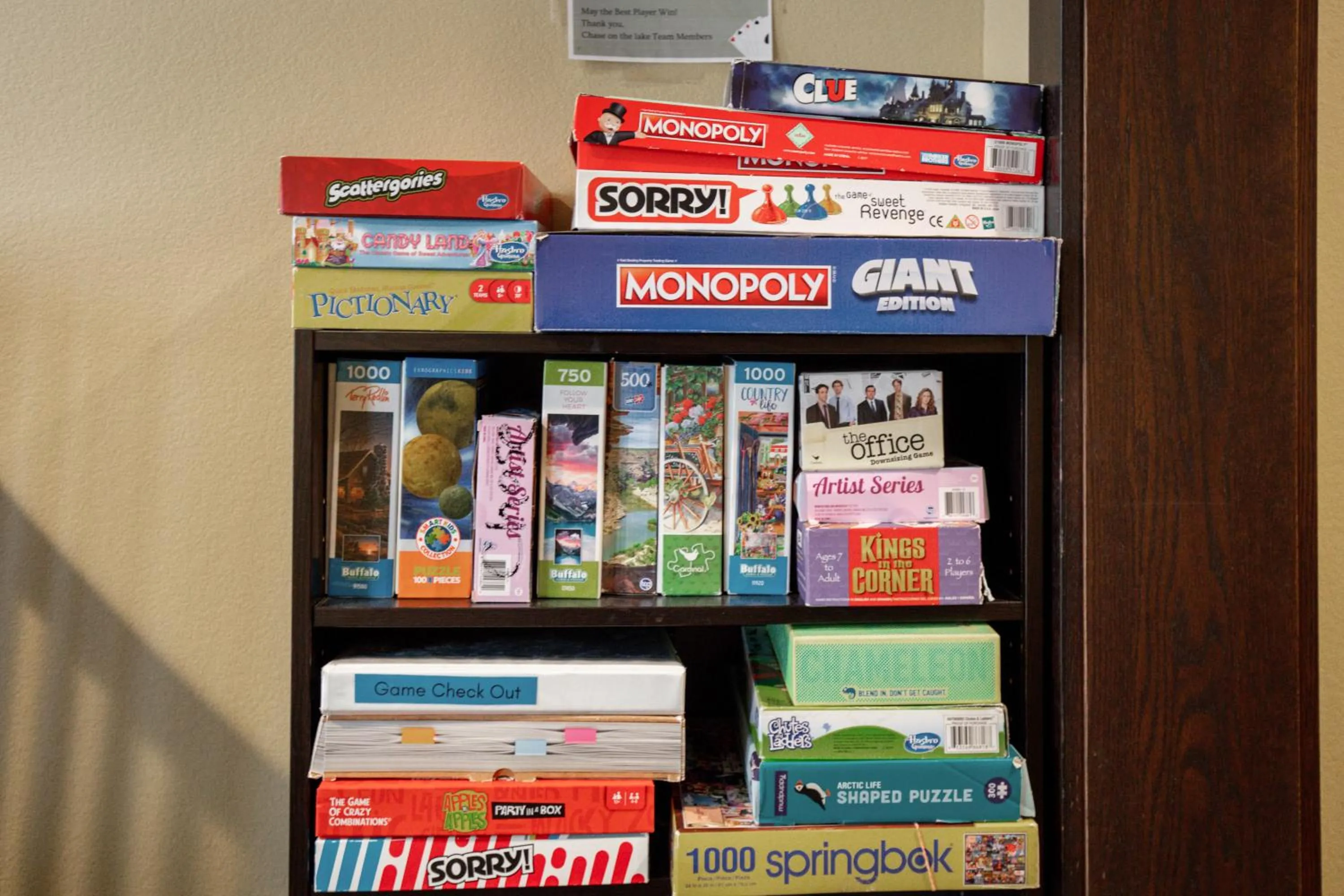 Game Room in Chase On The Lake