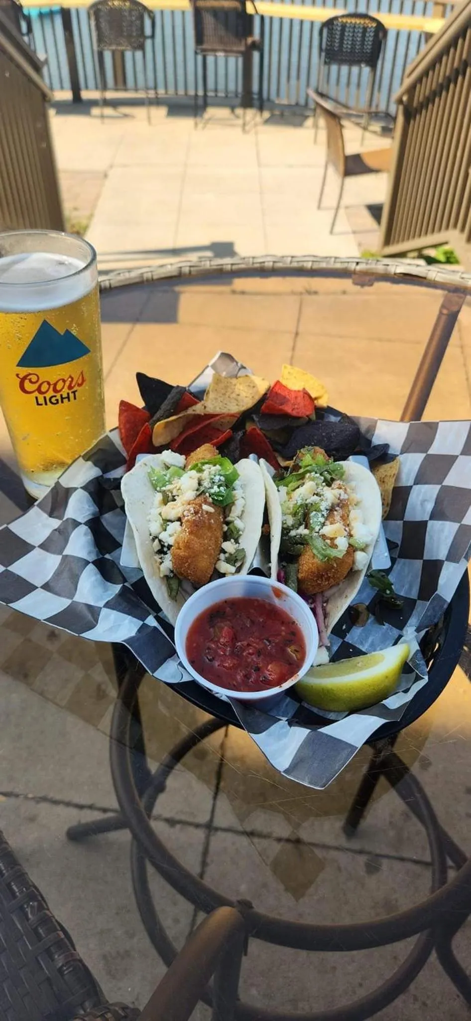 Food and drinks in Chase On The Lake