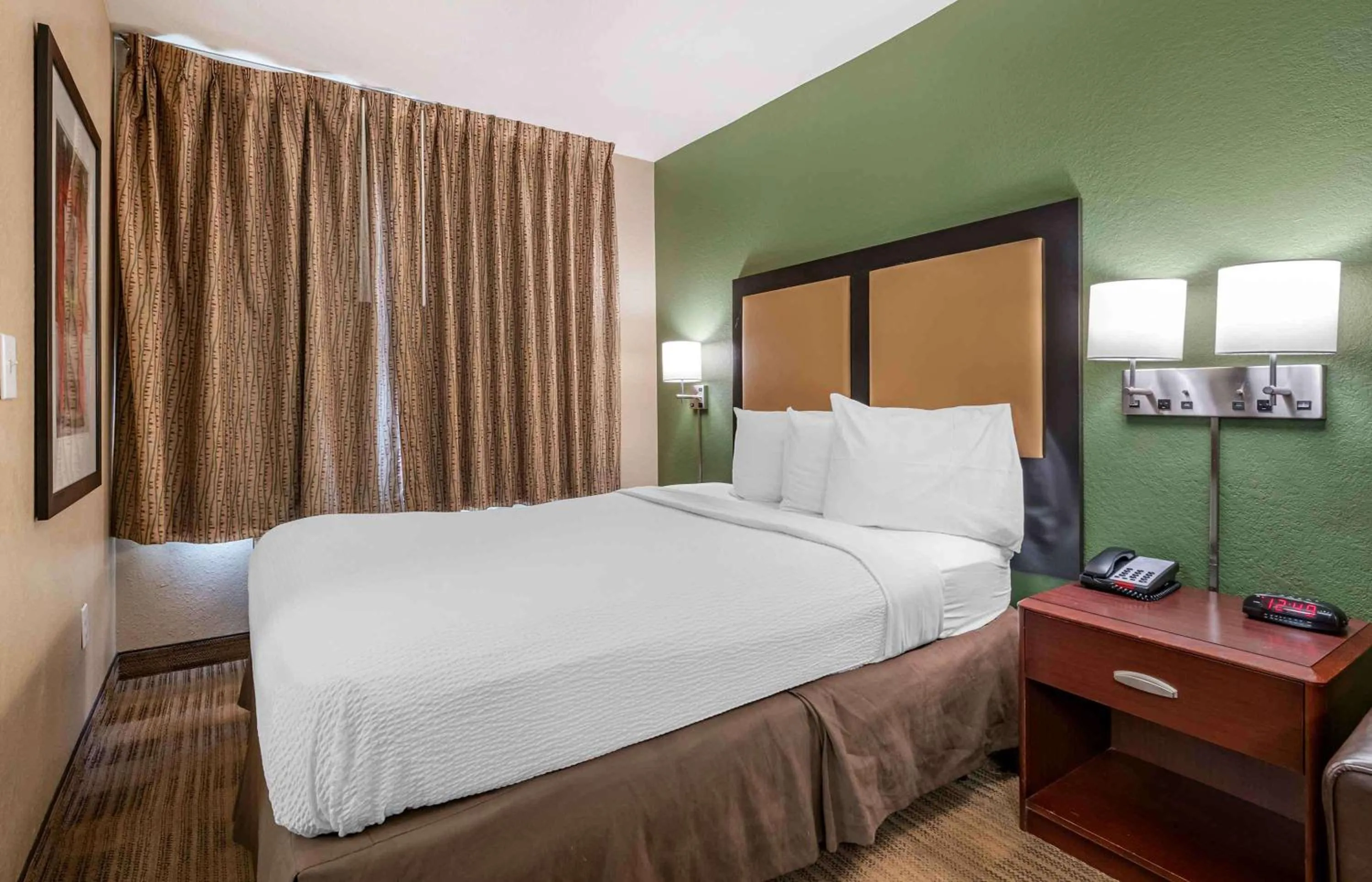 Bedroom in Extended Stay America Suites - Austin - North Central