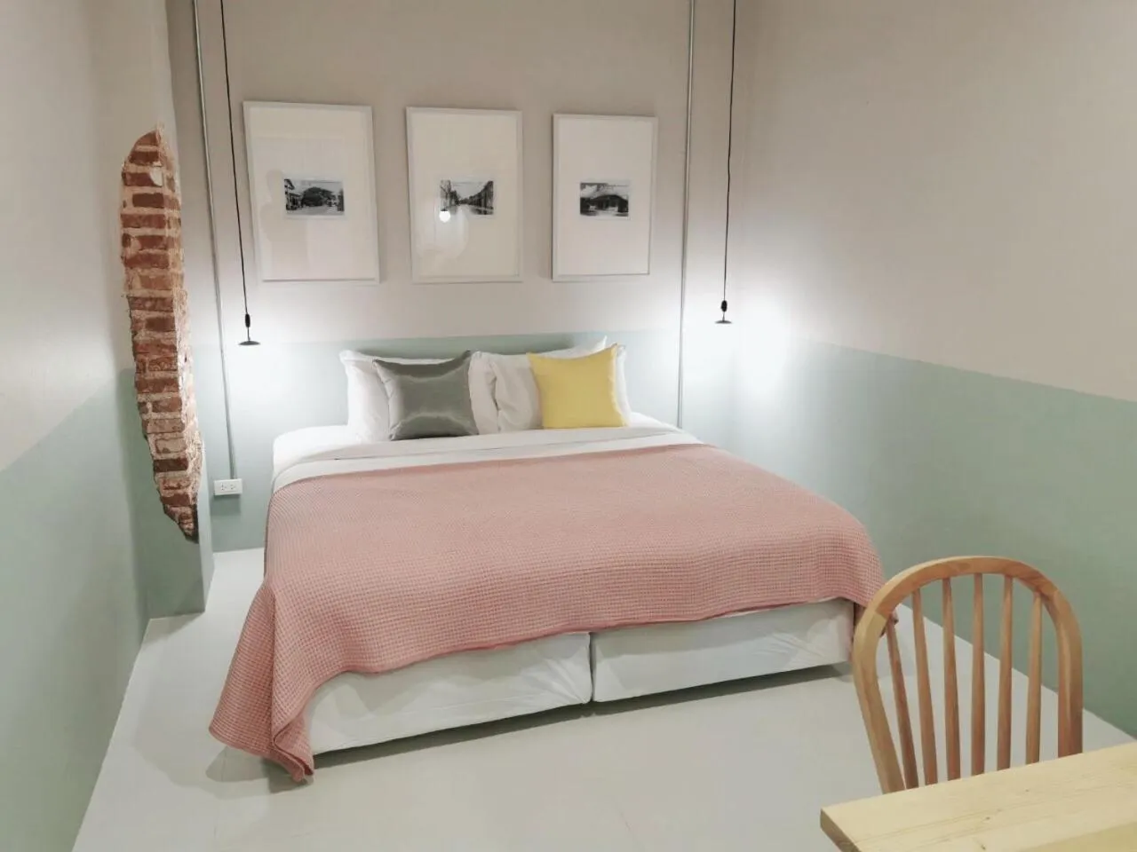 Bedroom, Bed in Snoozy Guesthouse