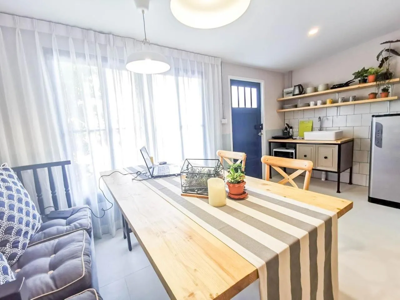 Dining area in Snoozy Guesthouse