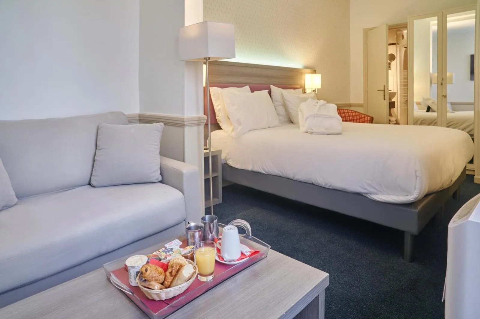 Bed in Hôtel Poussin