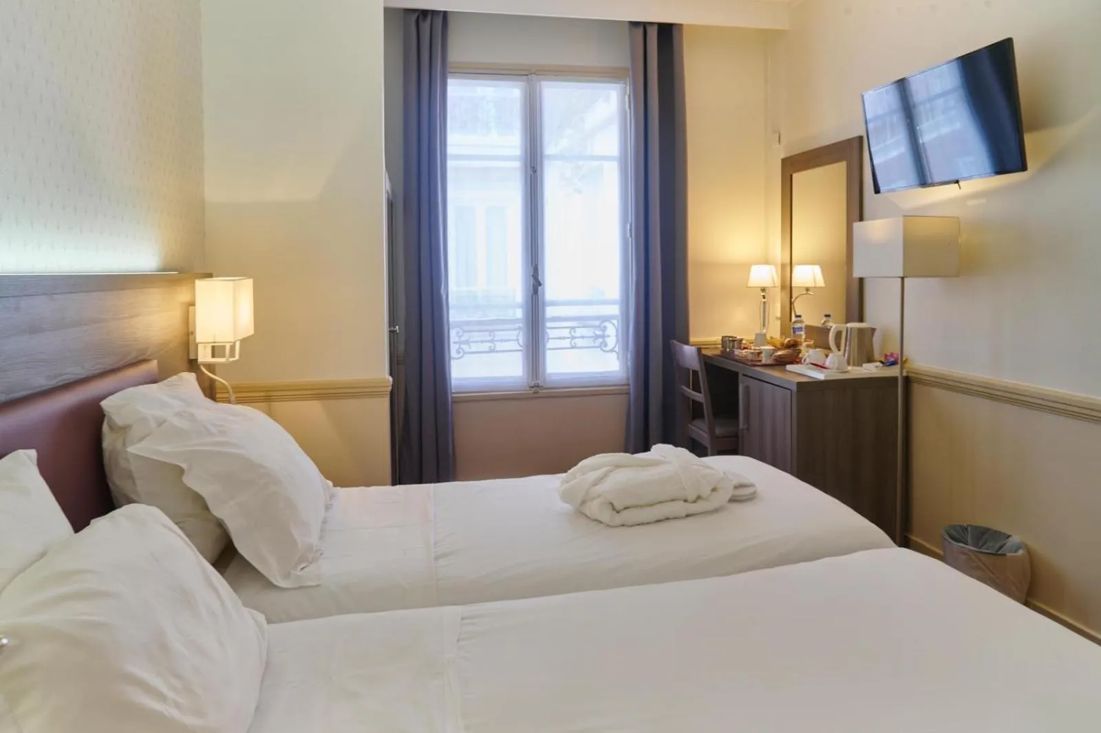 Bed in Hôtel Poussin