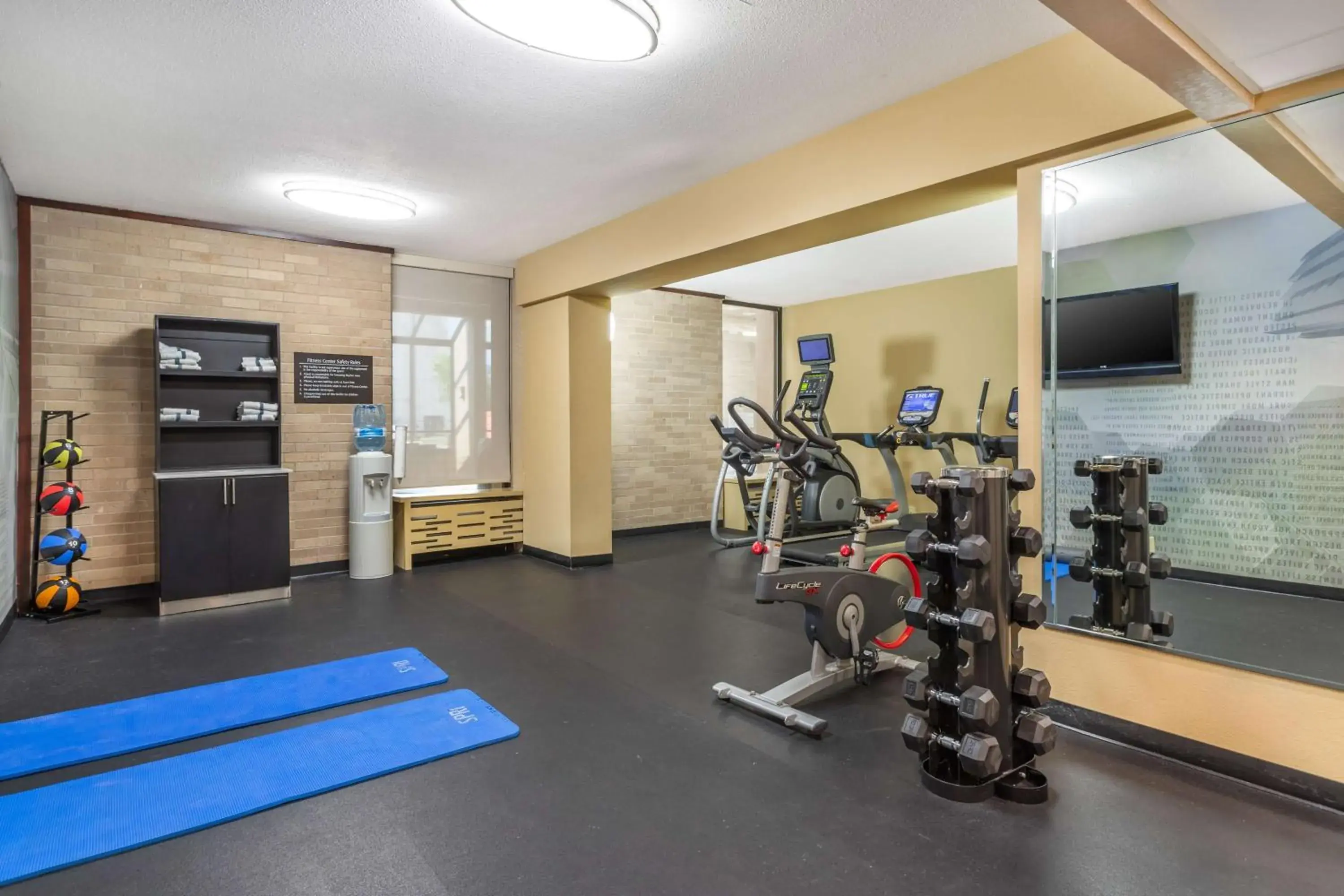 Fitness centre/facilities in Best Western Plus Houston Energy Corridor Fitness centre/facilities in Best Western Plus Houston Energy Corridor