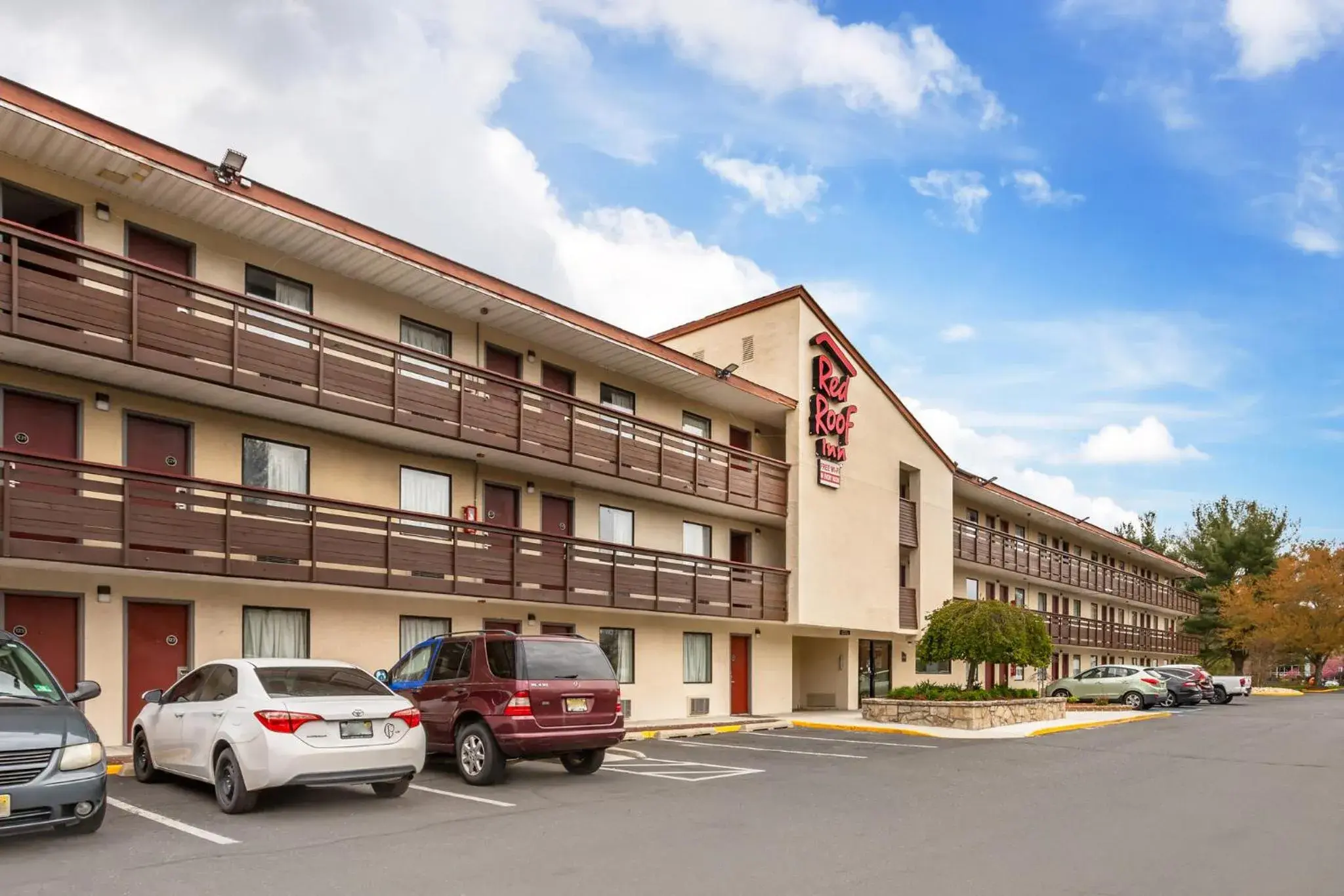 Property building in Red Roof Inn Tinton Falls-Jersey Shore Property building in Red Roof Inn Tinton Falls-Jersey Shore