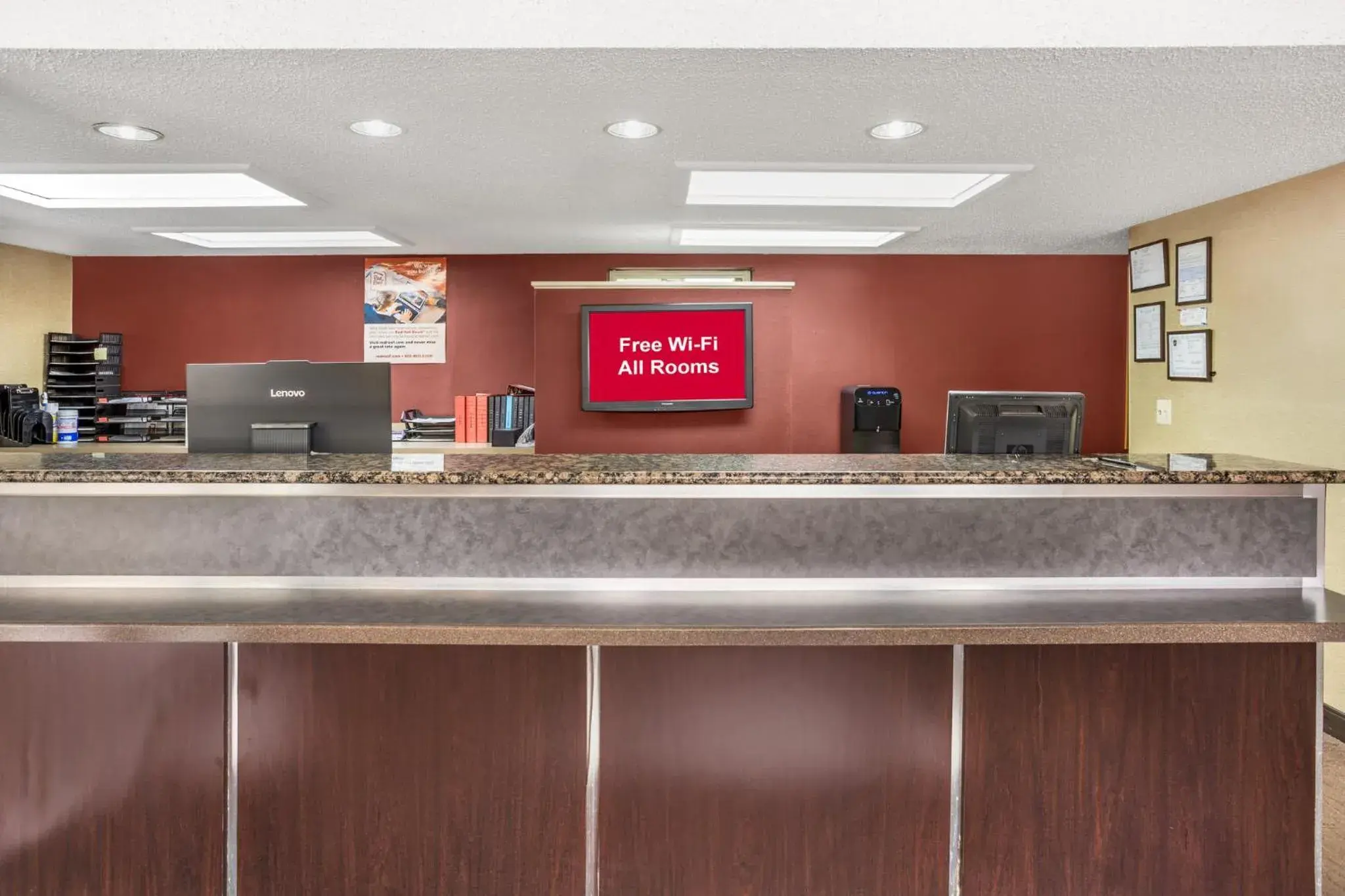 Lobby or reception in Red Roof Inn Tinton Falls-Jersey Shore Lobby or reception in Red Roof Inn Tinton Falls-Jersey Shore