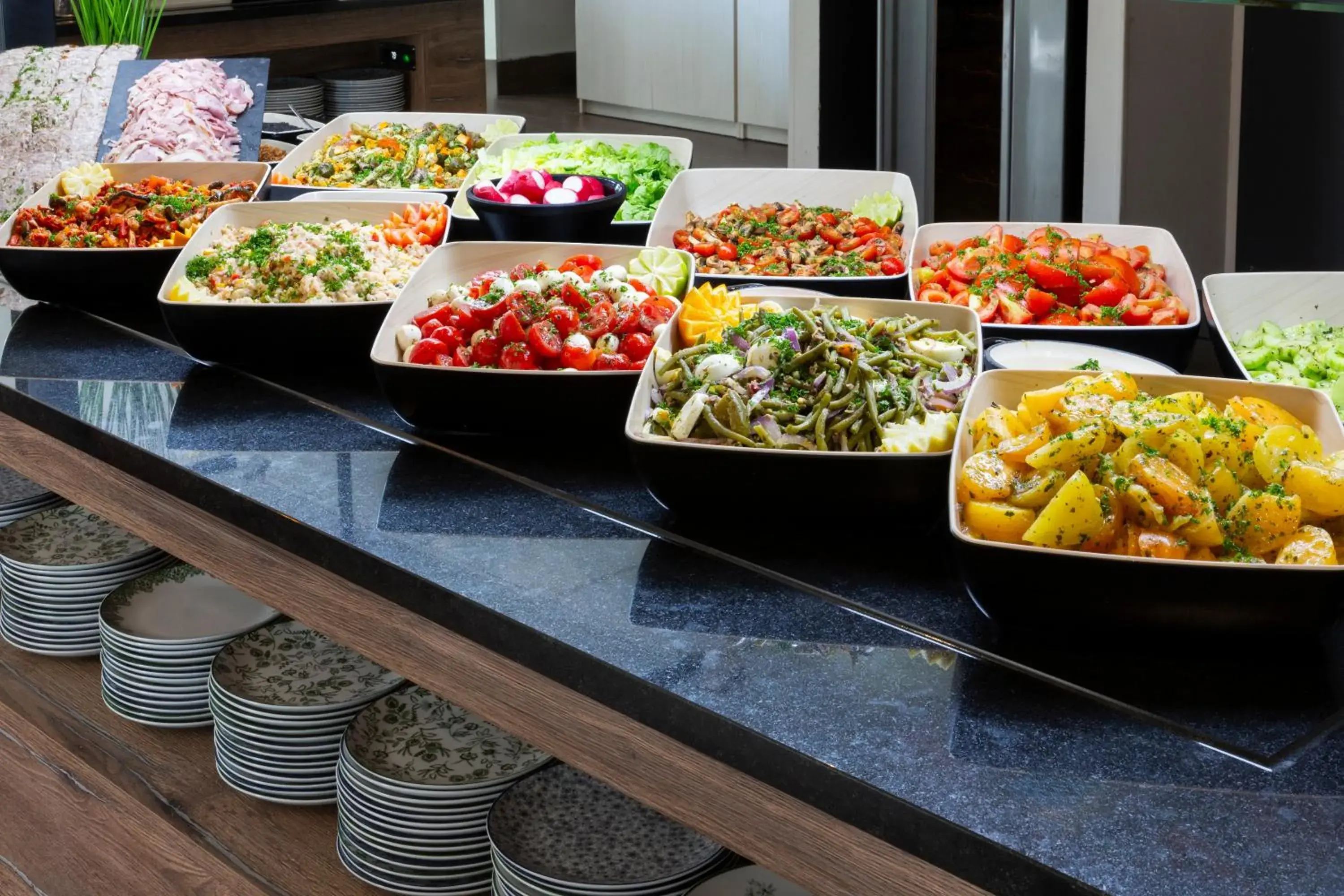 Restaurant/places to eat in SOWELL HOTELS Domaine de la Petite Isle Restaurant/places to eat in SOWELL HOTELS Domaine de la Petite Isle