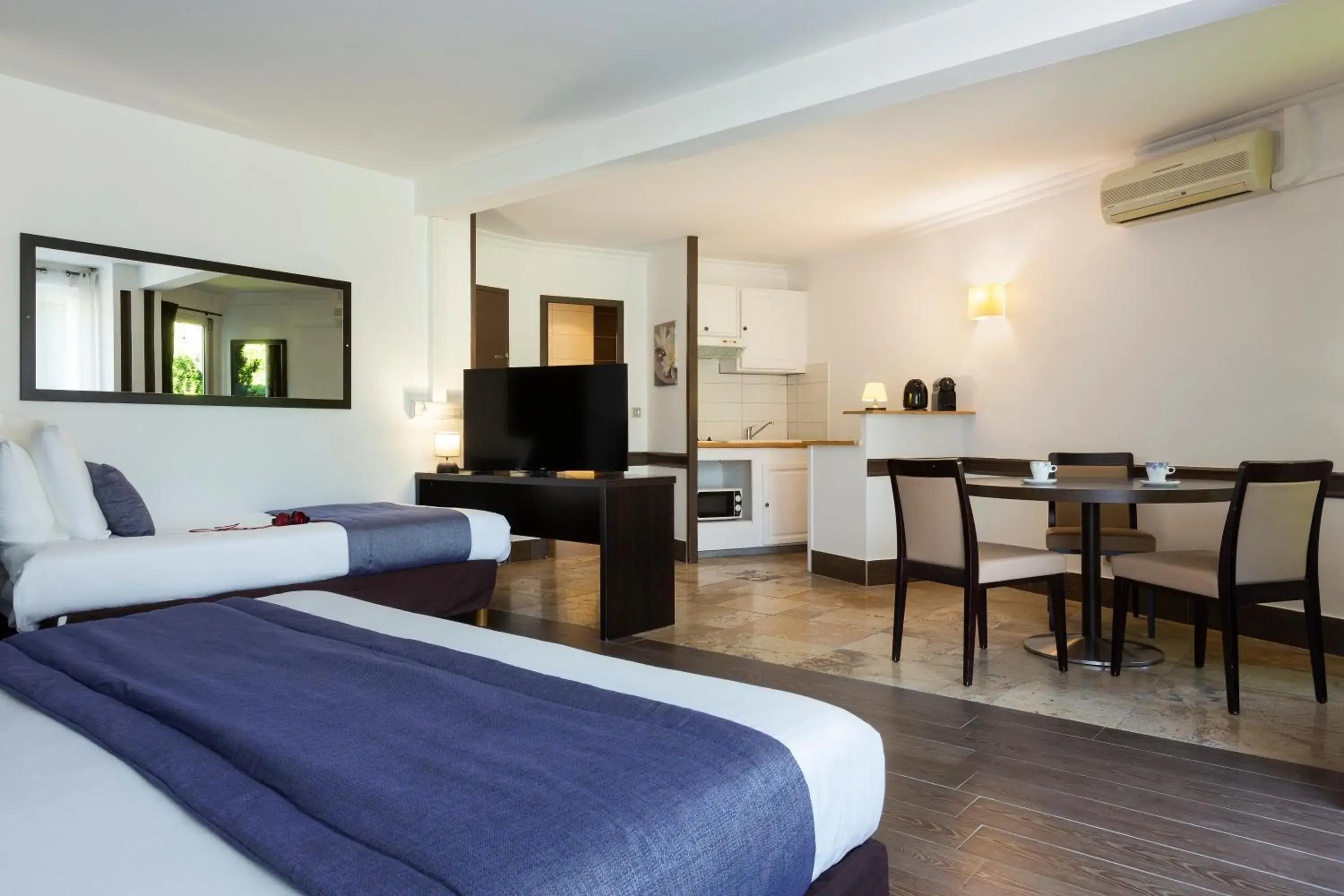 Bedroom, Bed in SOWELL HOTELS Domaine de la Petite Isle Bedroom, Bed in SOWELL HOTELS Domaine de la Petite Isle