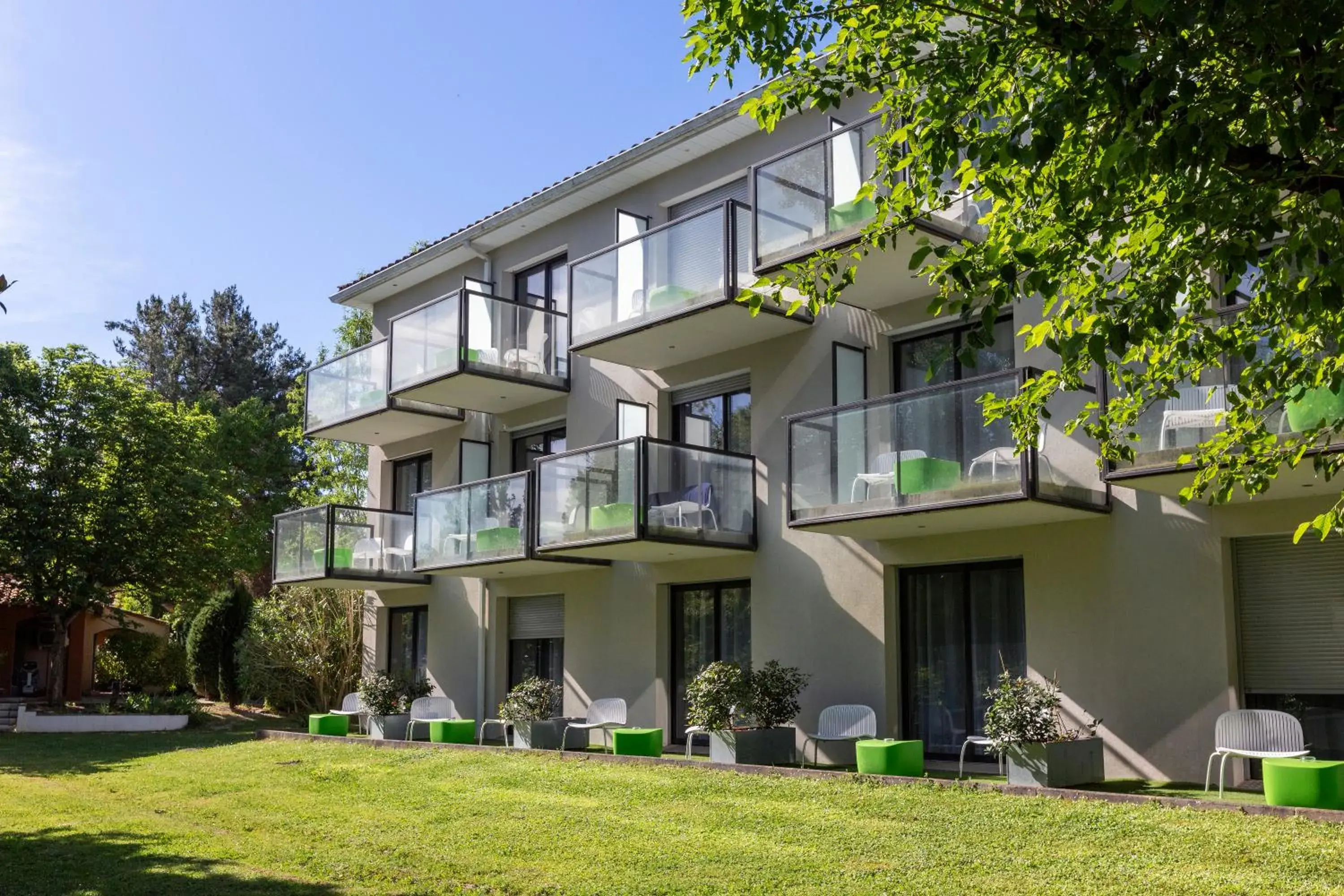 Facade/entrance in SOWELL HOTELS Domaine de la Petite Isle Facade/entrance in SOWELL HOTELS Domaine de la Petite Isle