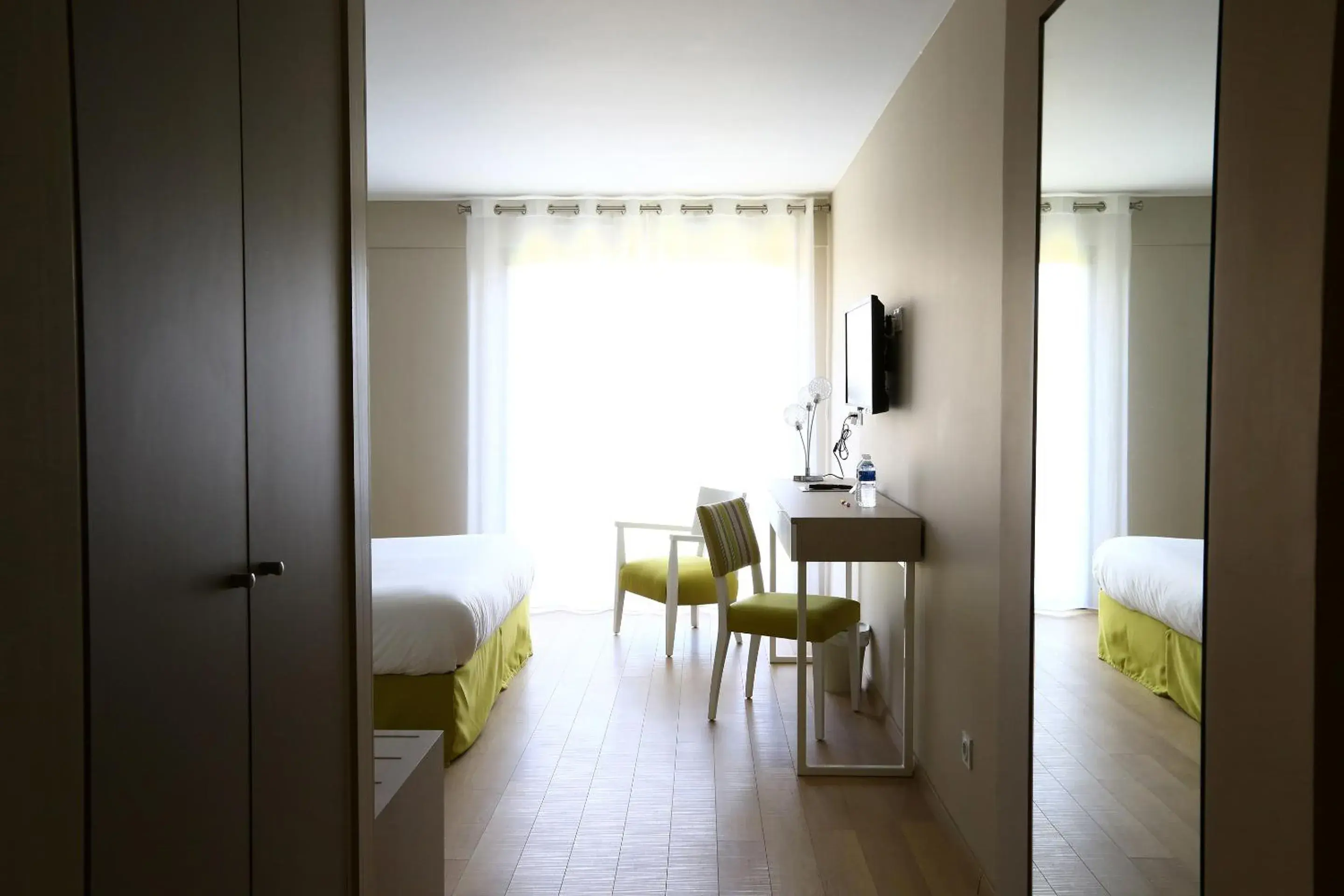 Deluxe Double or Twin Room with River View in SOWELL HOTELS Domaine de la Petite Isle Deluxe Double or Twin Room with River View in SOWELL HOTELS Domaine de la Petite Isle