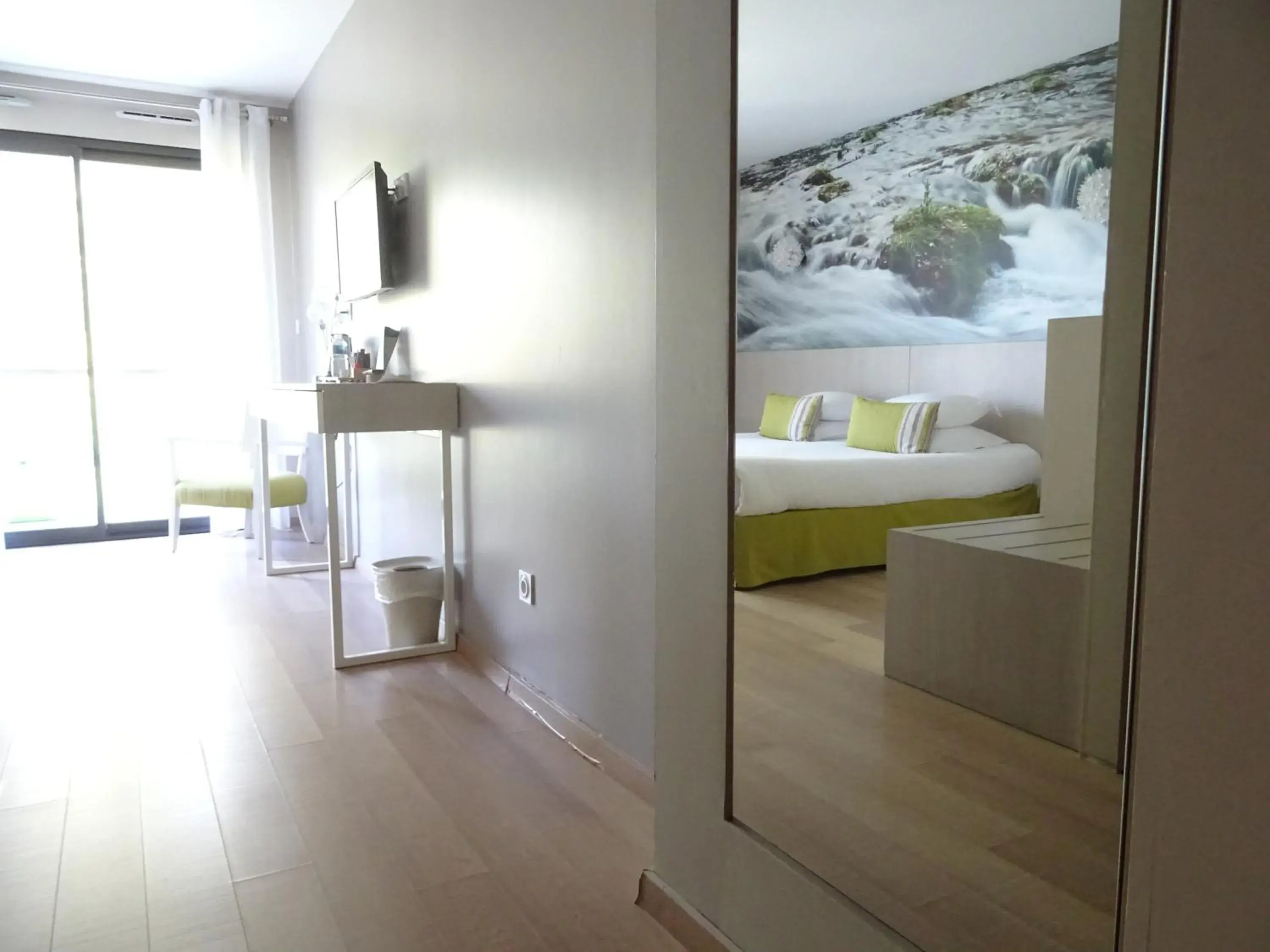 Deluxe Double or Twin Room with River View in SOWELL HOTELS Domaine de la Petite Isle Deluxe Double or Twin Room with River View in SOWELL HOTELS Domaine de la Petite Isle