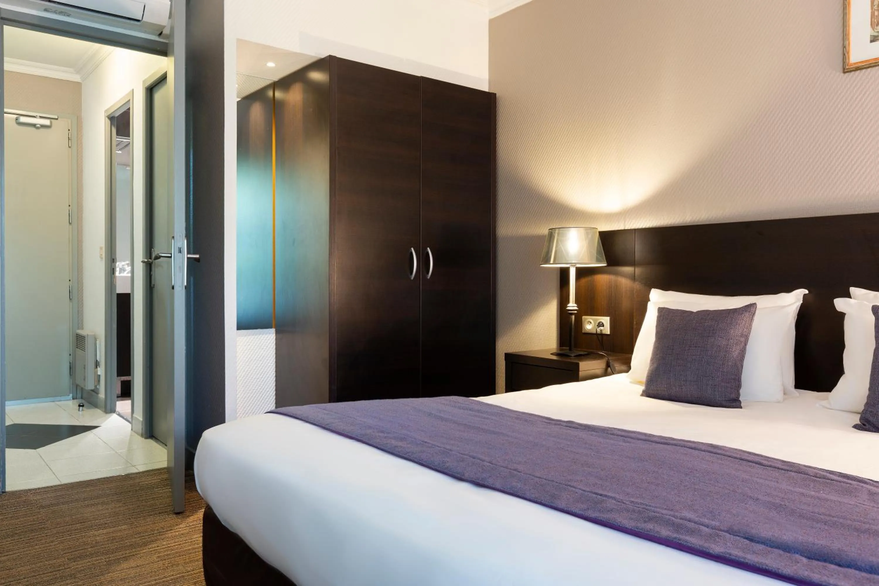 Bedroom, Bed in SOWELL HOTELS Domaine de la Petite Isle